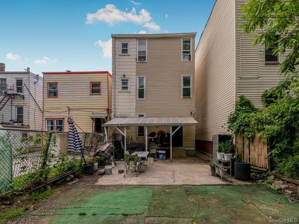18 Porach Street Property Photo 20