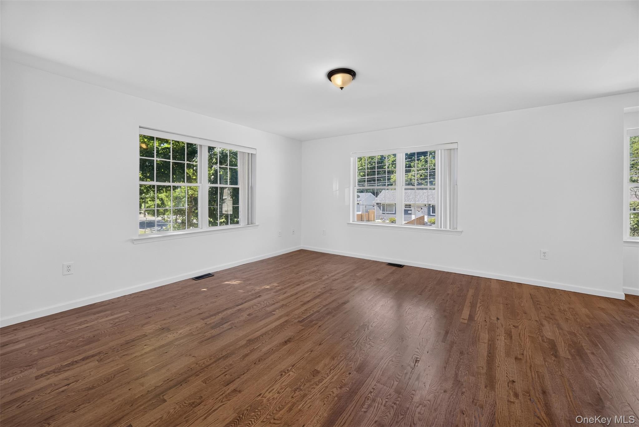 41 Genung Street 41 Property Photo 6