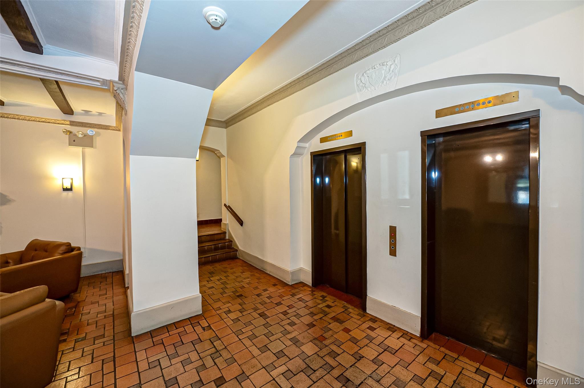 310 Riverside Boulevard 3i Property Photo 6