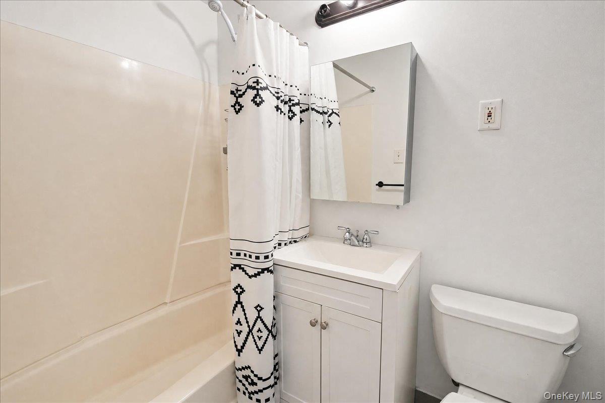 310 Riverside Boulevard 3i Property Photo 10