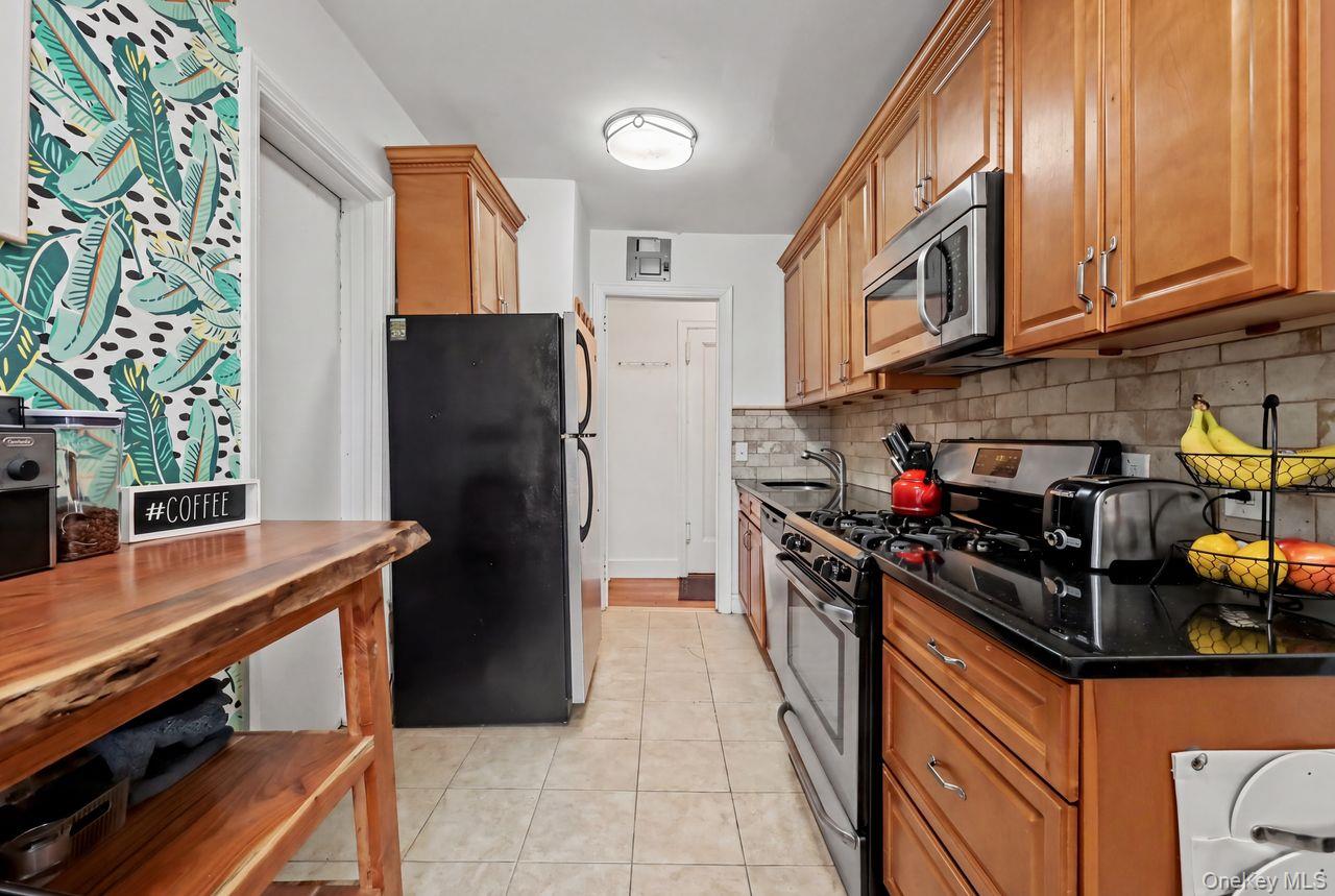 300 S Broadway 2 H Property Photo 12