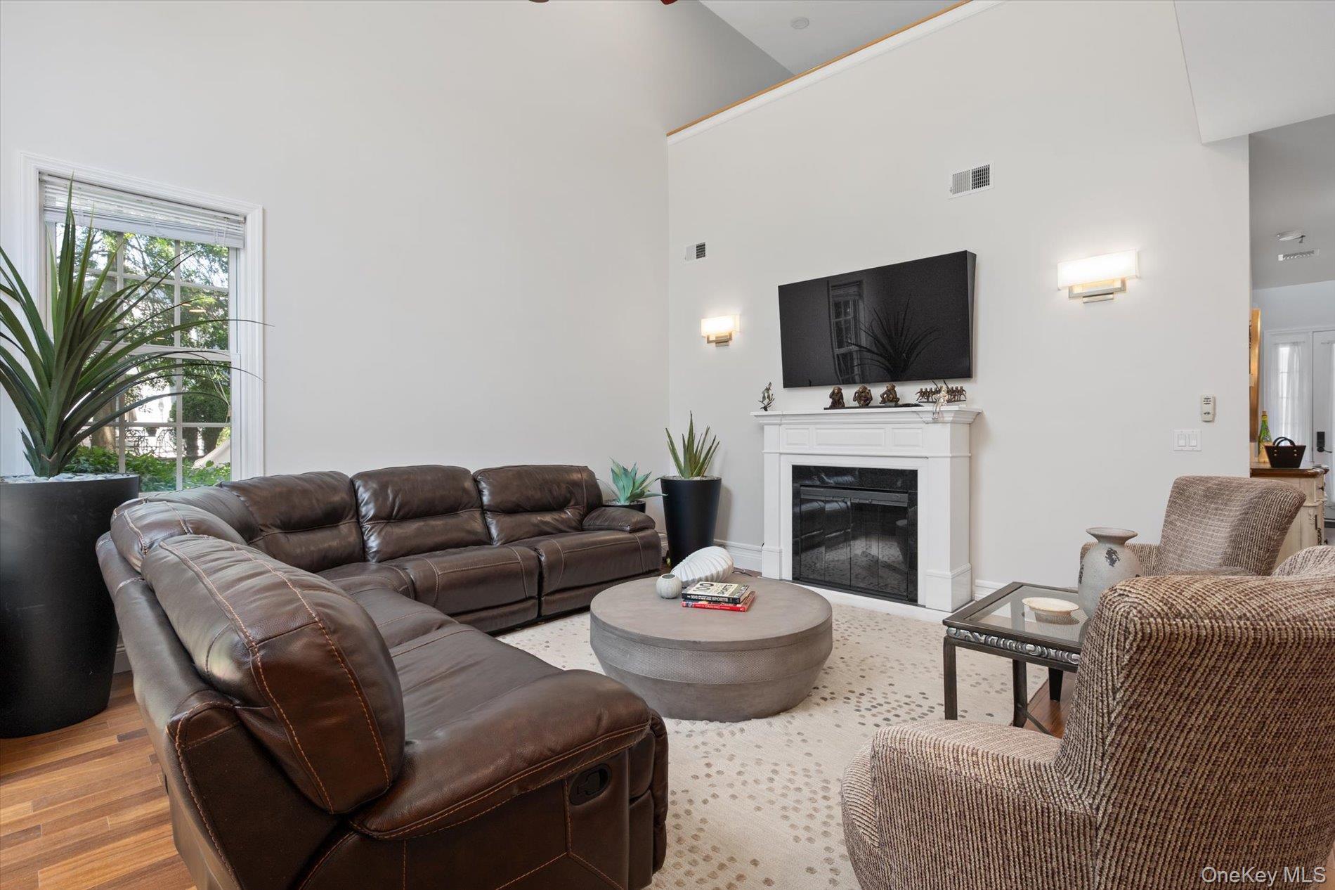 517 Bardini Drive Property Photo 8