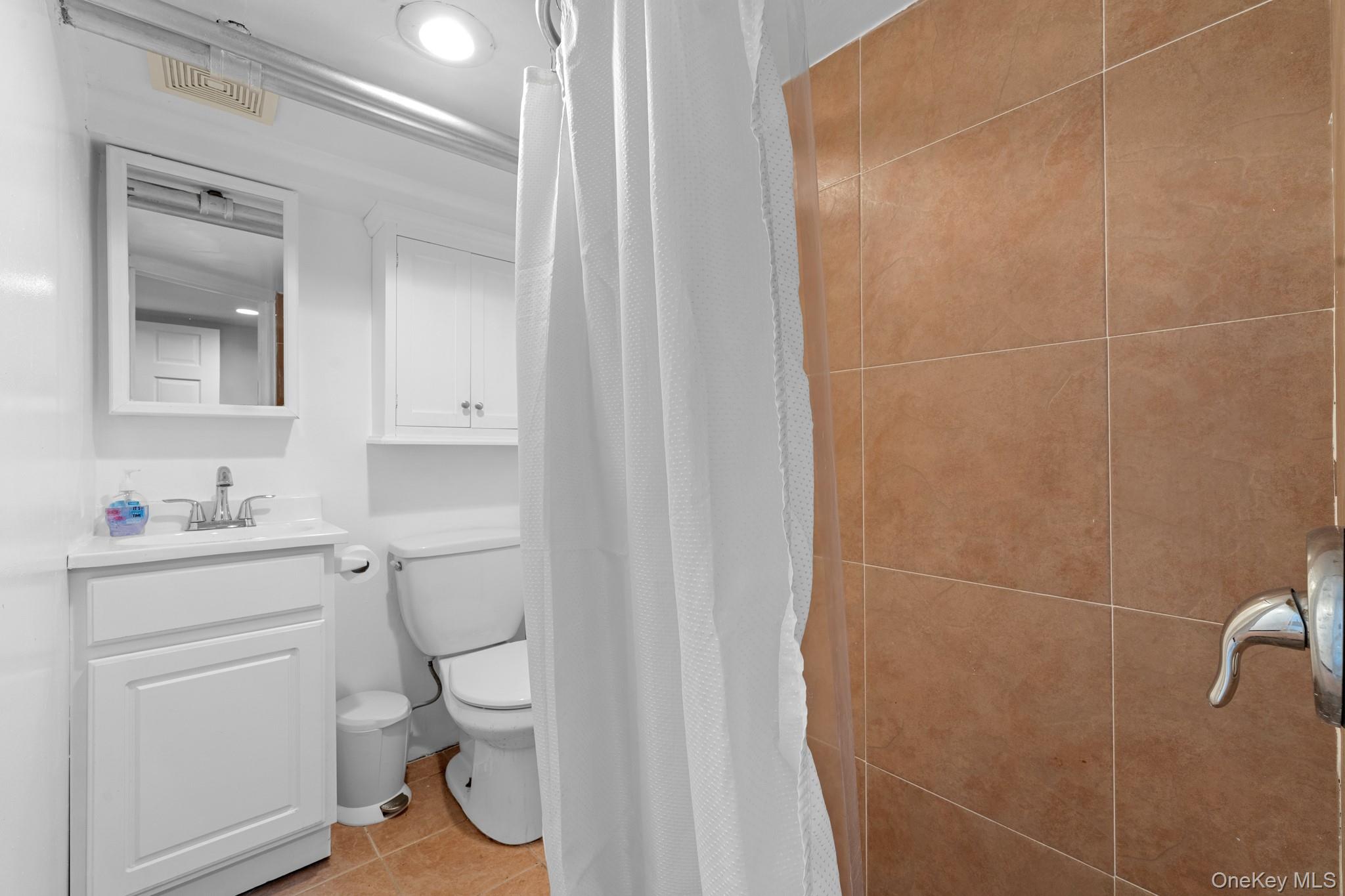 1511 E 51st Street Property Photo 17