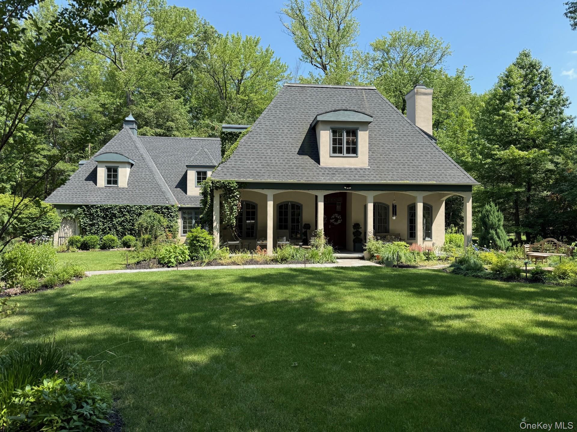129 Washington Spring Road Property Photo 1