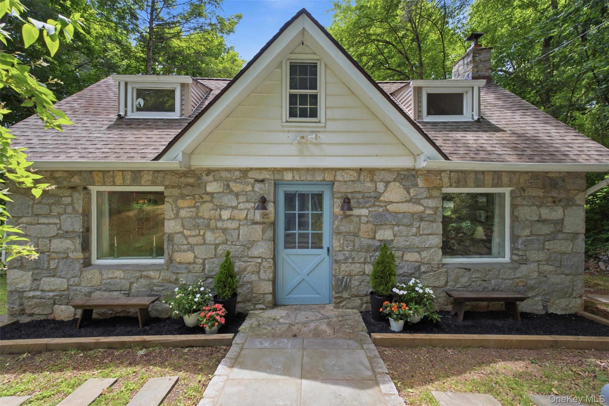 2 Anton Place Property Photo 1