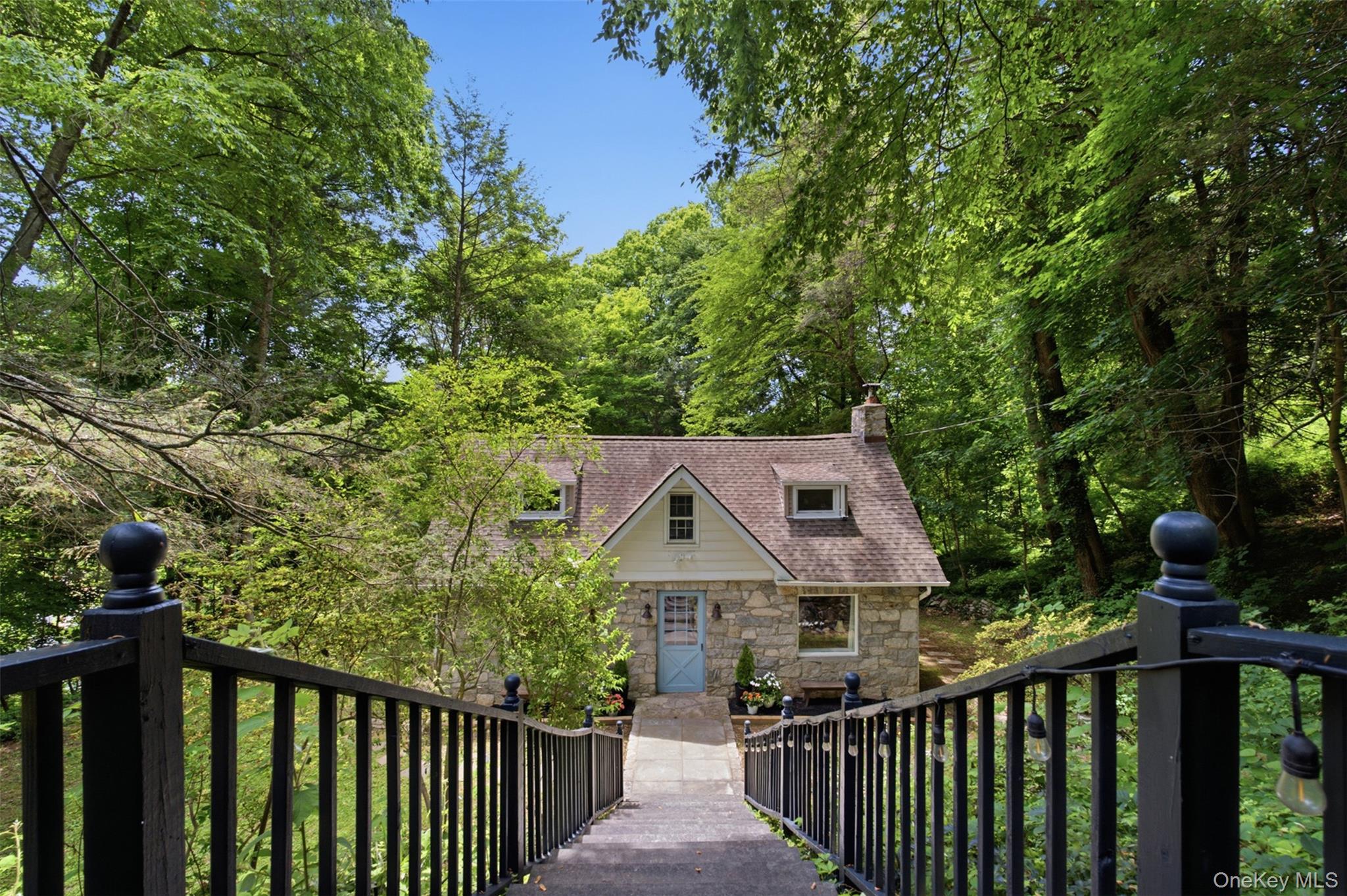 2 Anton Place Property Photo 2