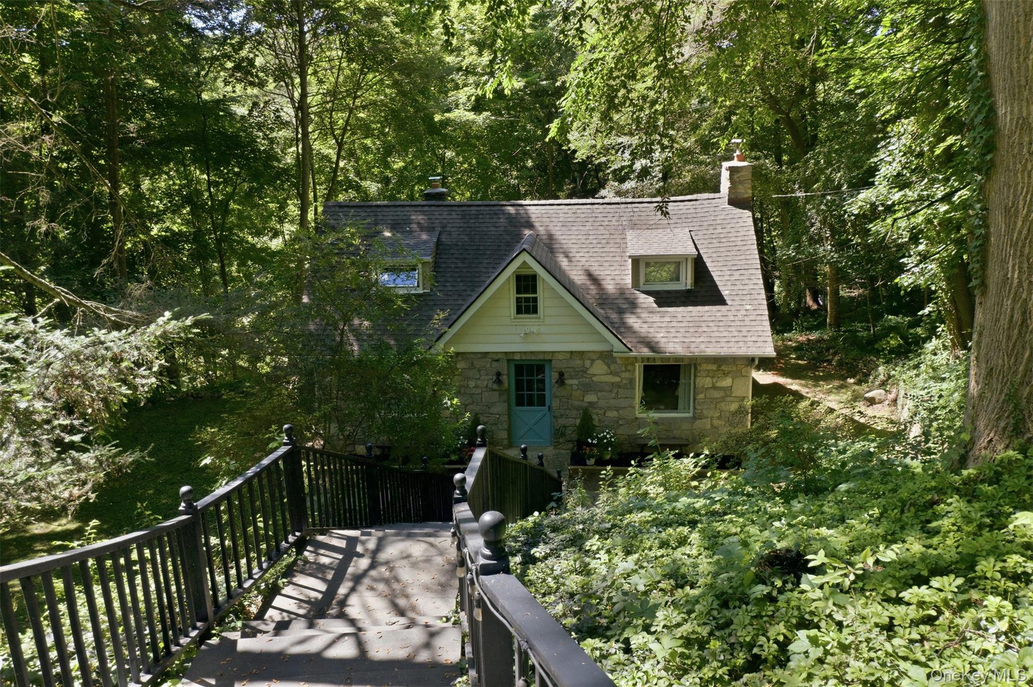 2 Anton Place Property Photo 31