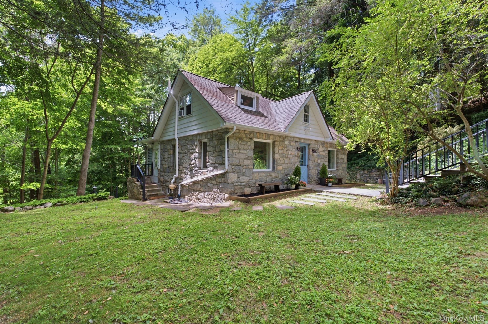 2 Anton Place Property Photo 33