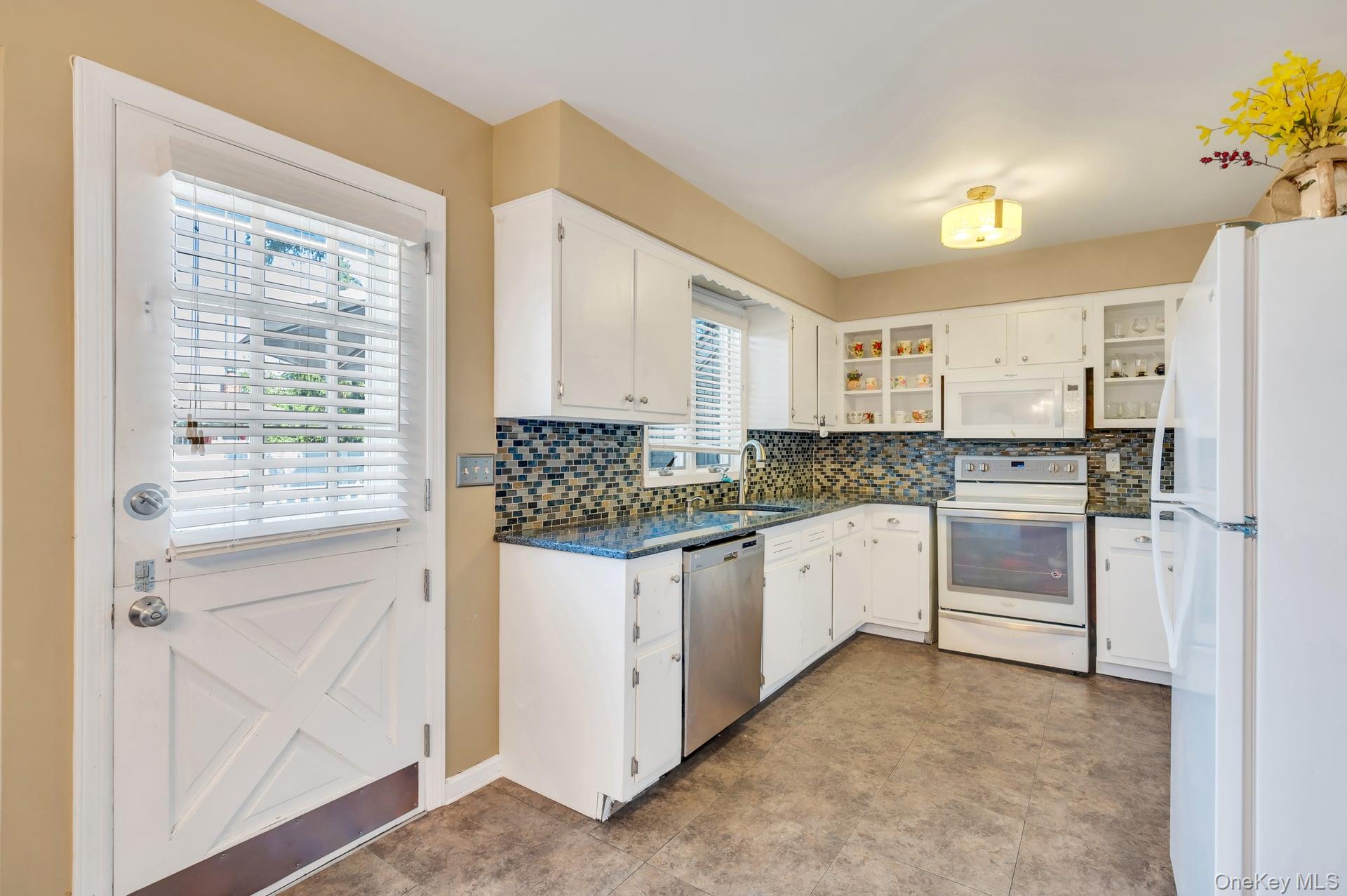 7 Albers Lane Property Photo 15