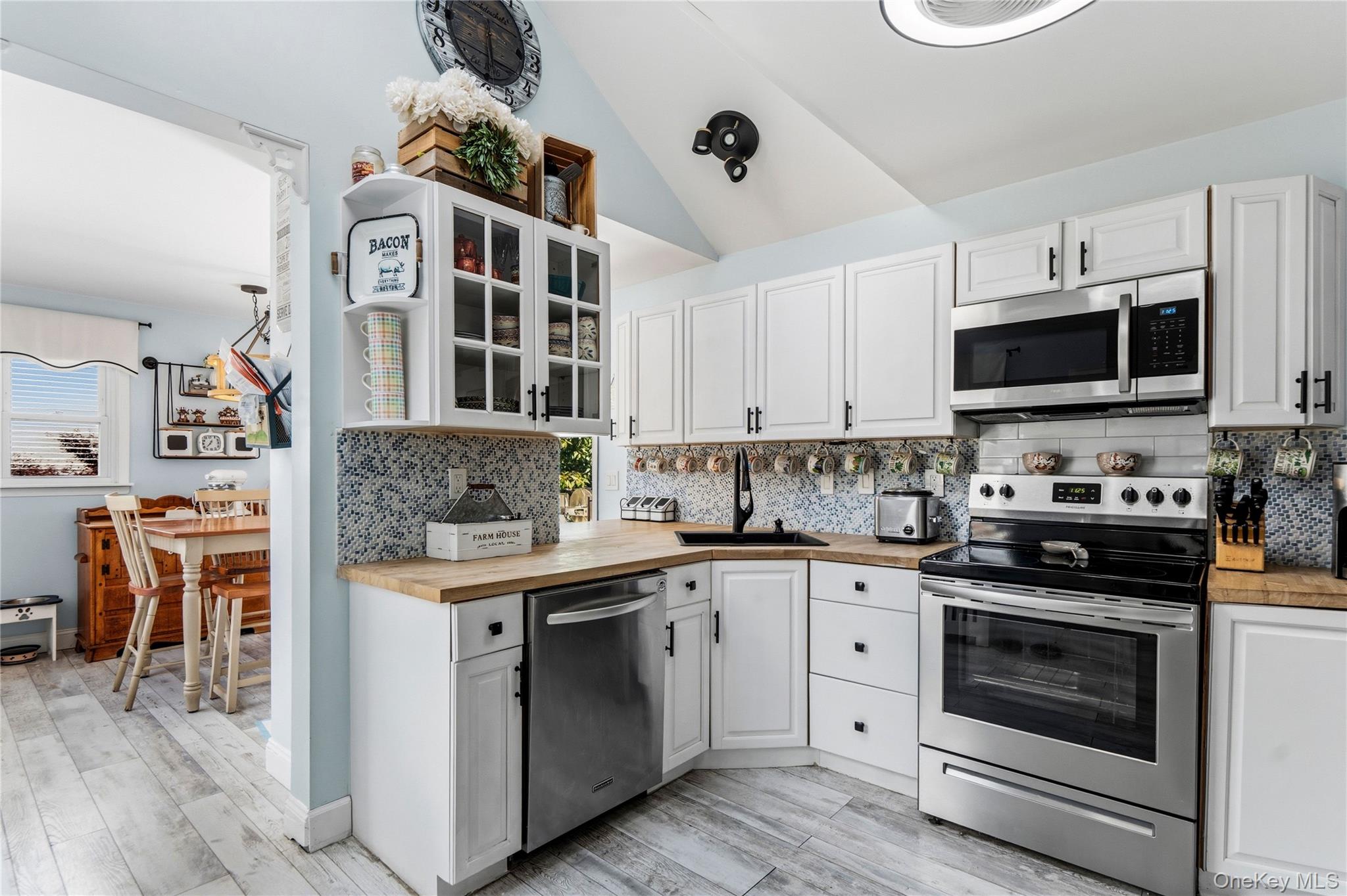 19 Westbridge Drive Property Photo 6