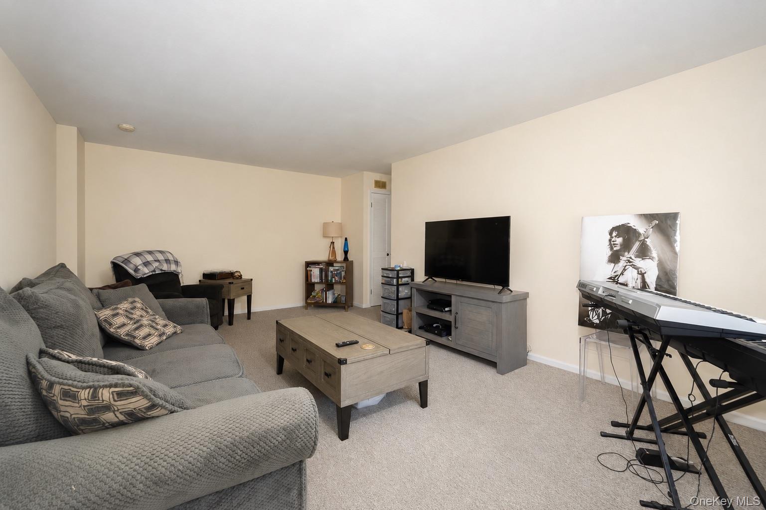 8 Foxwood Drive 8 Property Photo 5