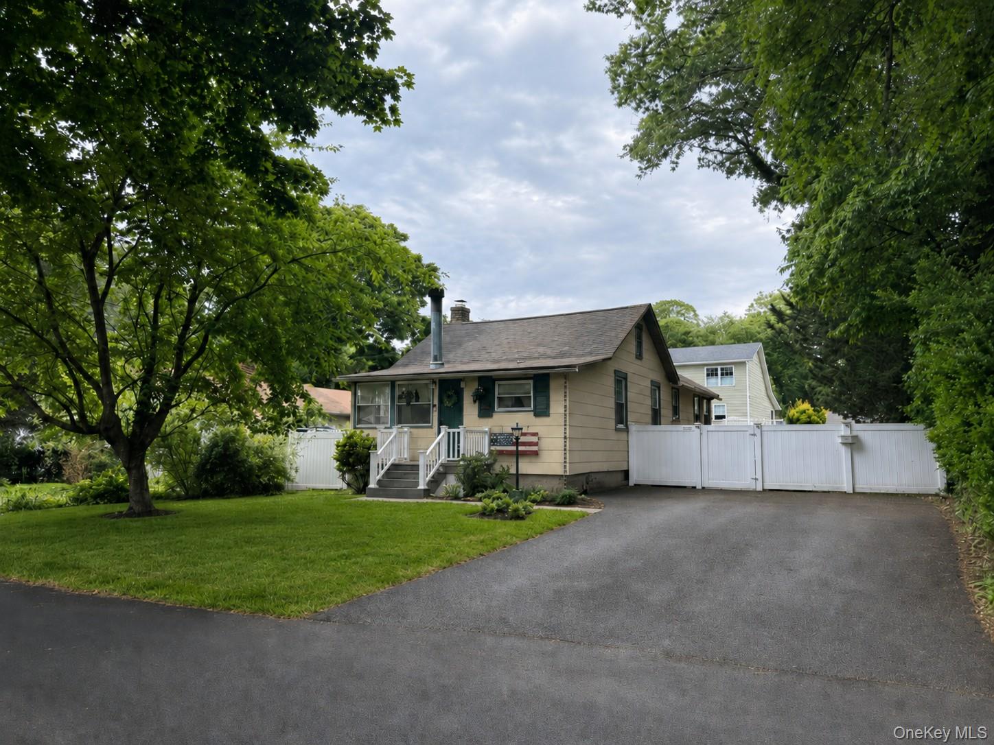 15 Kew Drive Property Photo 2