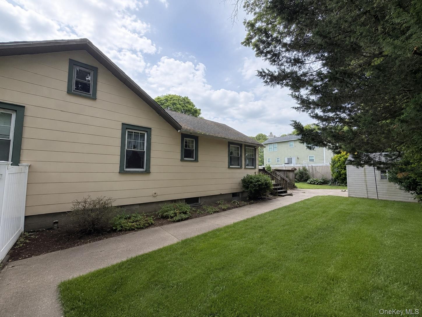 15 Kew Drive Property Photo 6