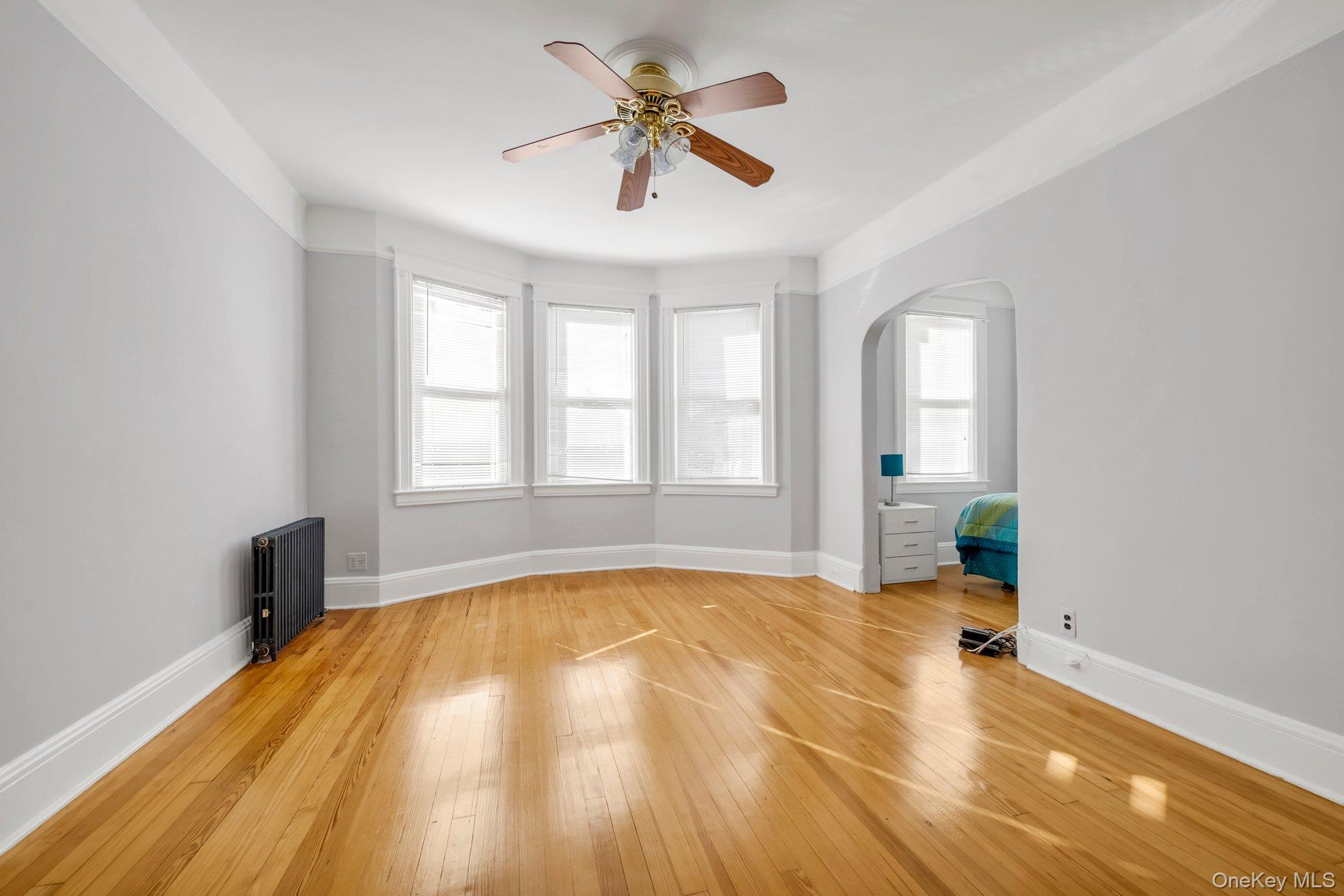 2422 St Raymonds Avenue Property Photo 3