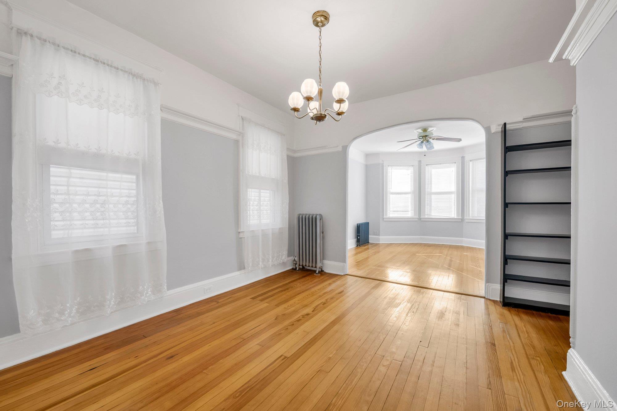 2422 St Raymonds Avenue Property Photo 4