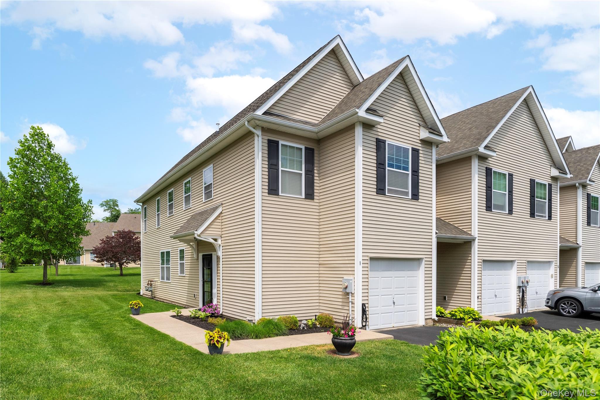 1 Halley Court Property Photo 1