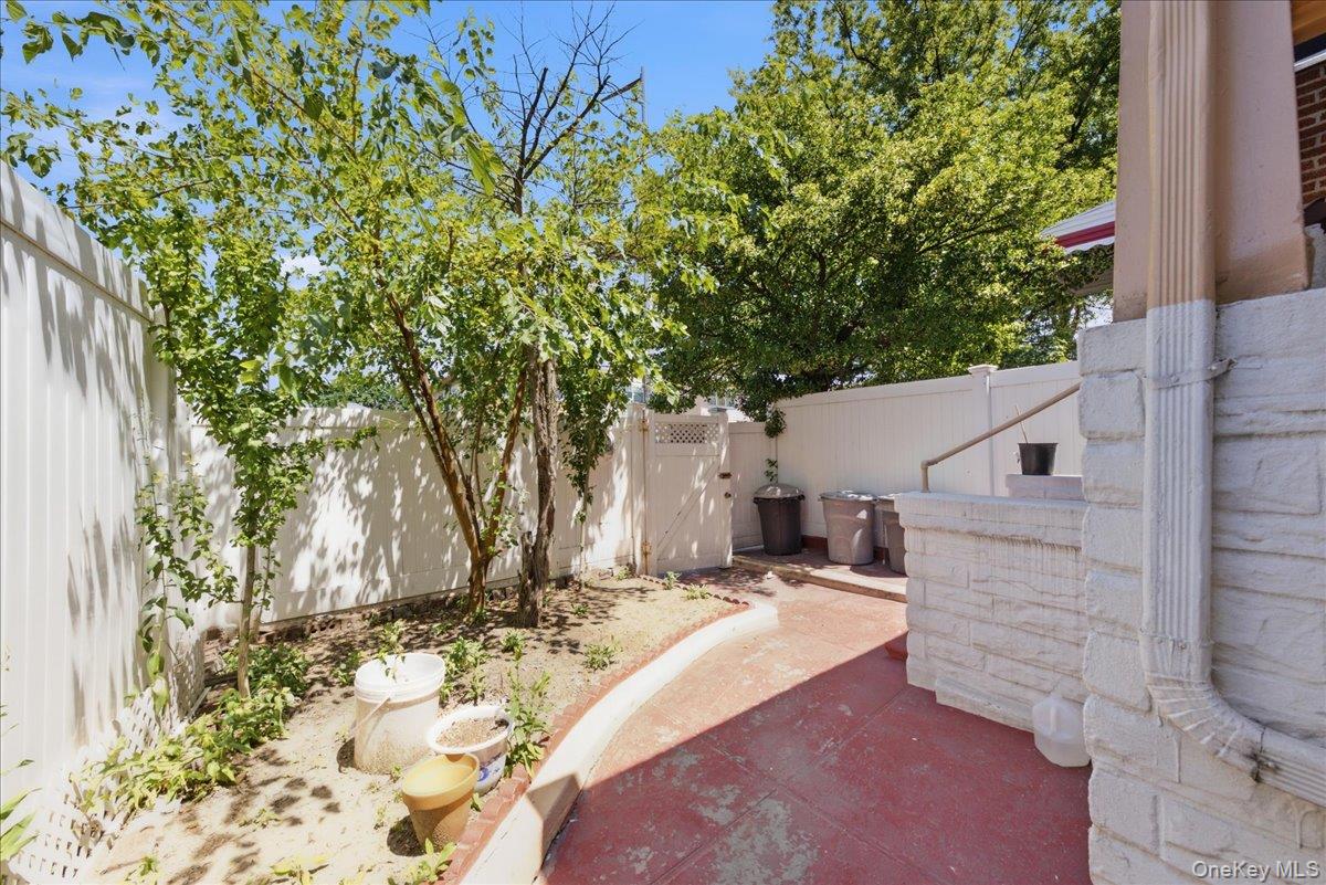 3312 Avenue D Property Photo 7