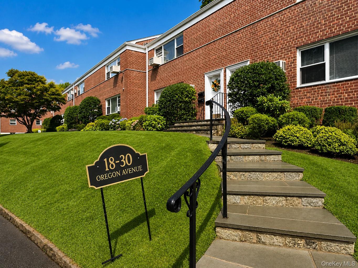 28 Oregon Avenue A Property Photo 3