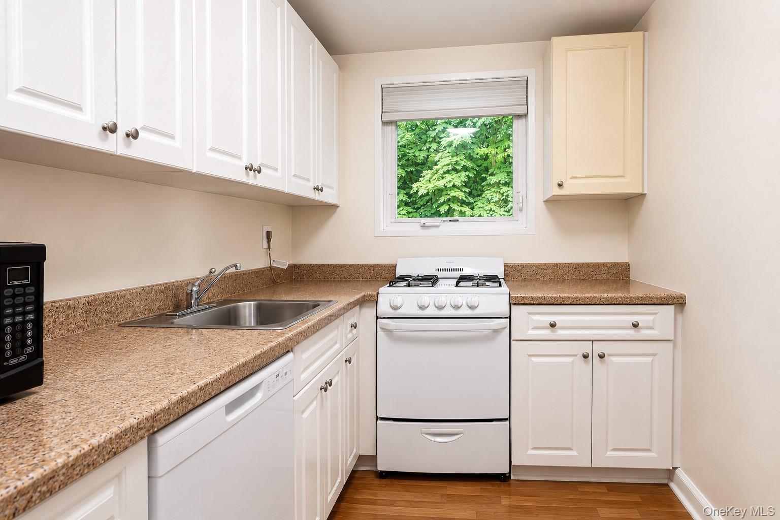 28 Oregon Avenue A Property Photo 20