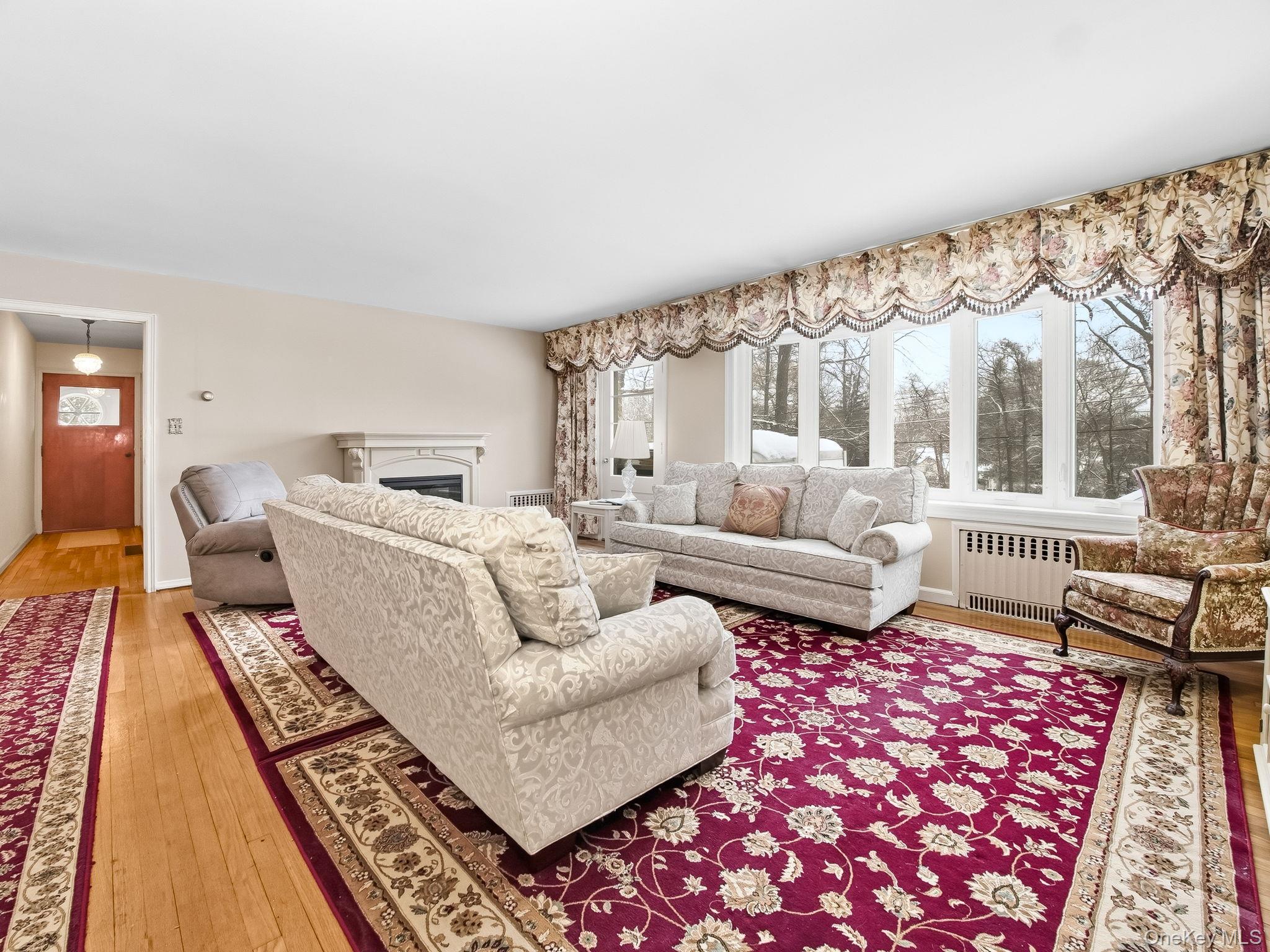 5 N Shenorock Drive Property Photo 2