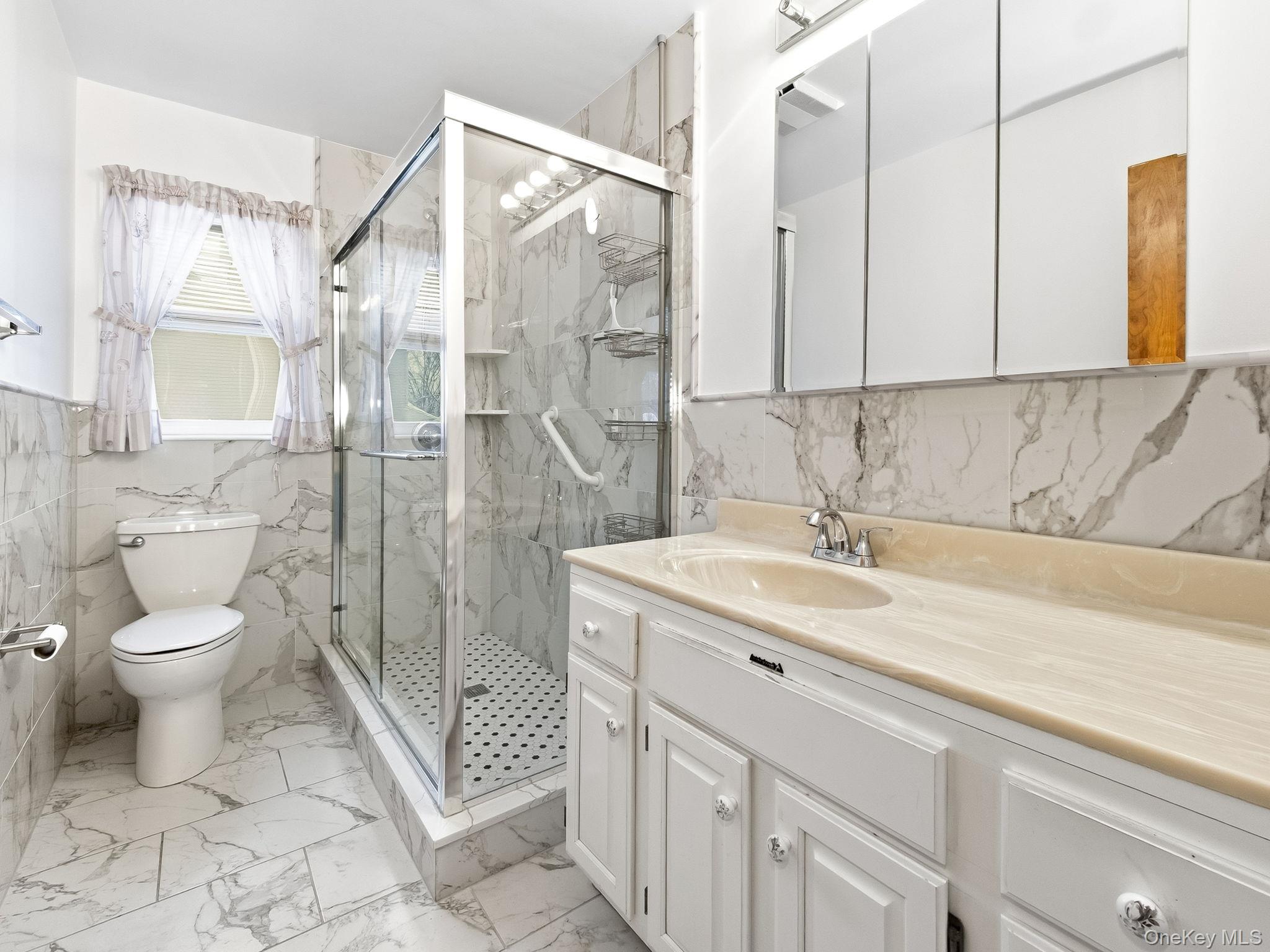 5 N Shenorock Drive Property Photo 11