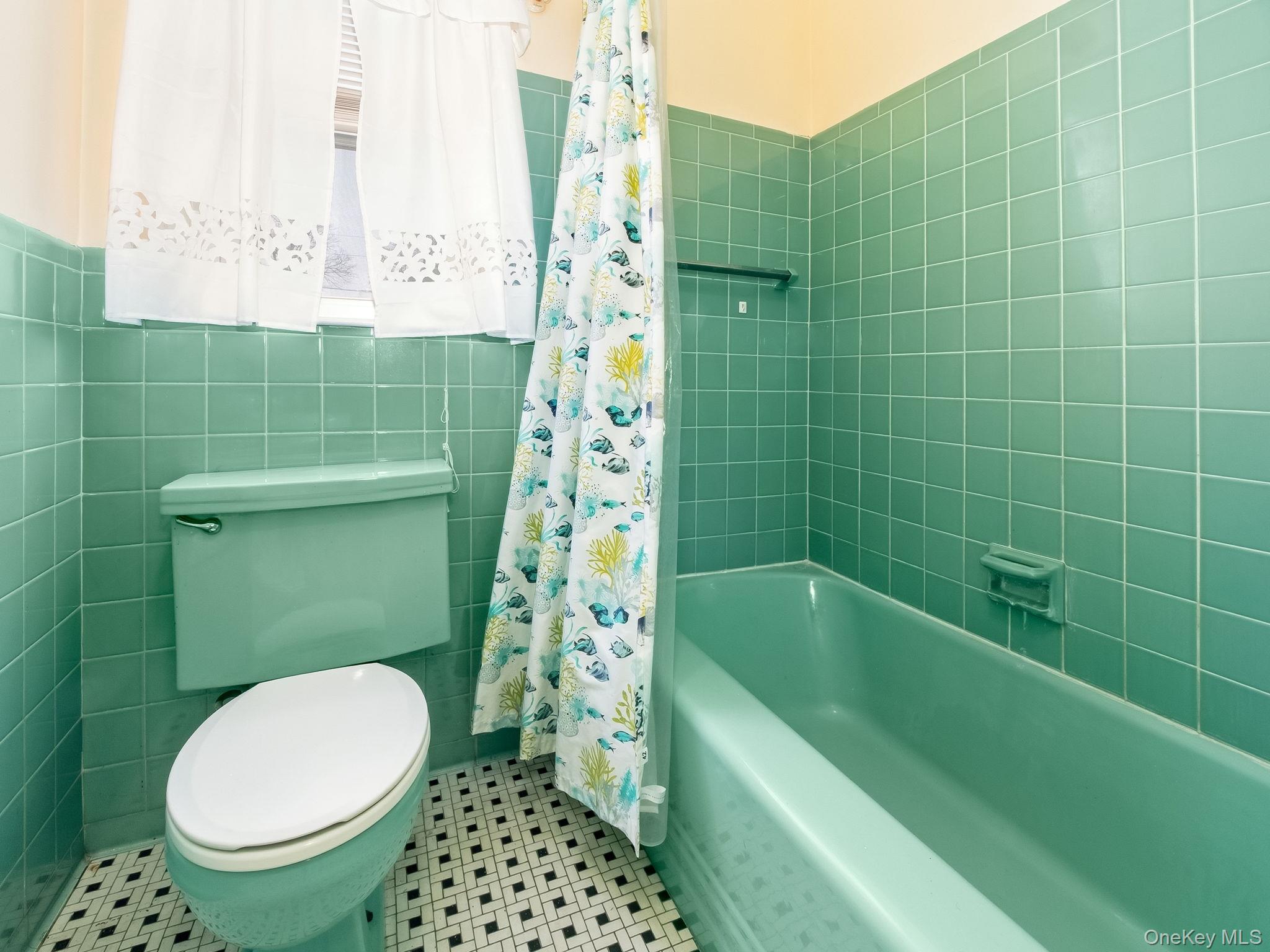 5 N Shenorock Drive Property Photo 16
