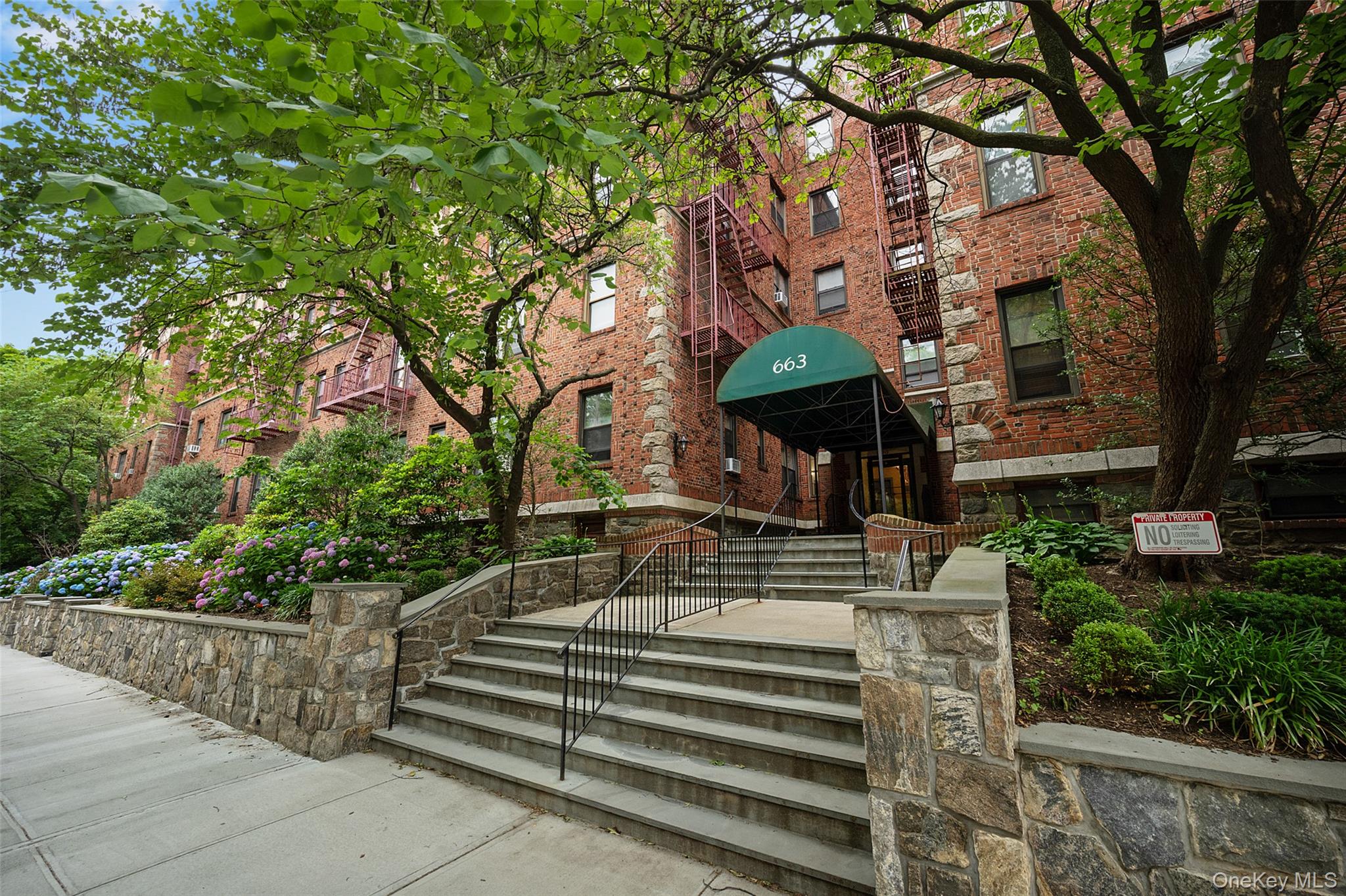 663 Locust Street 5d Property Photo 2