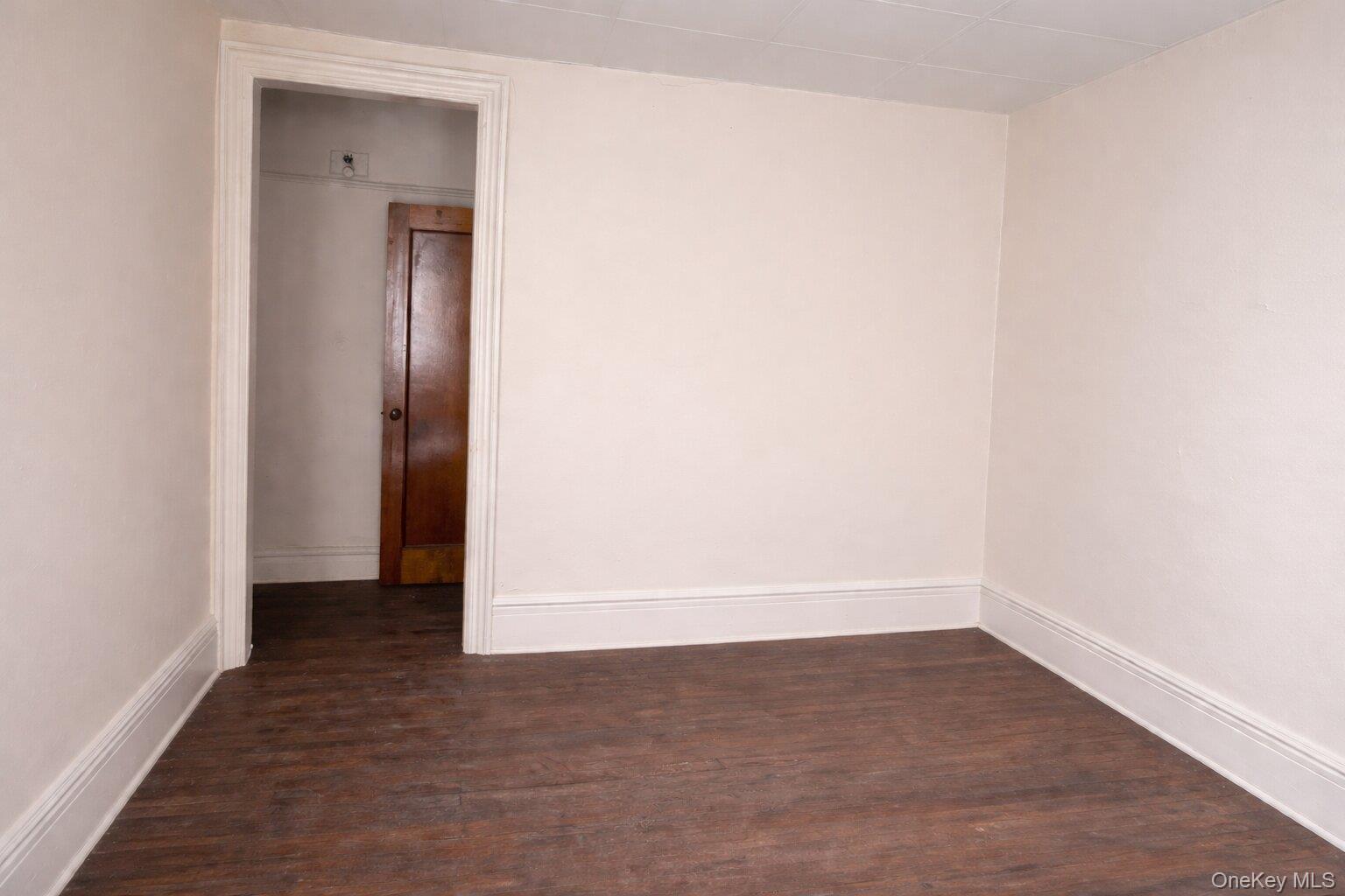 605 41st Street E Property Photo 3