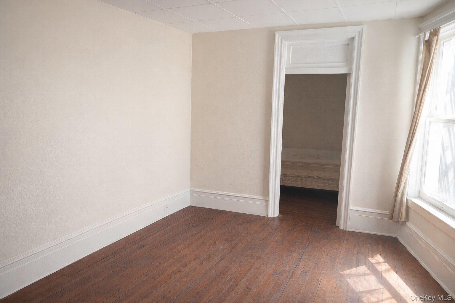 605 41st Street E Property Photo 4