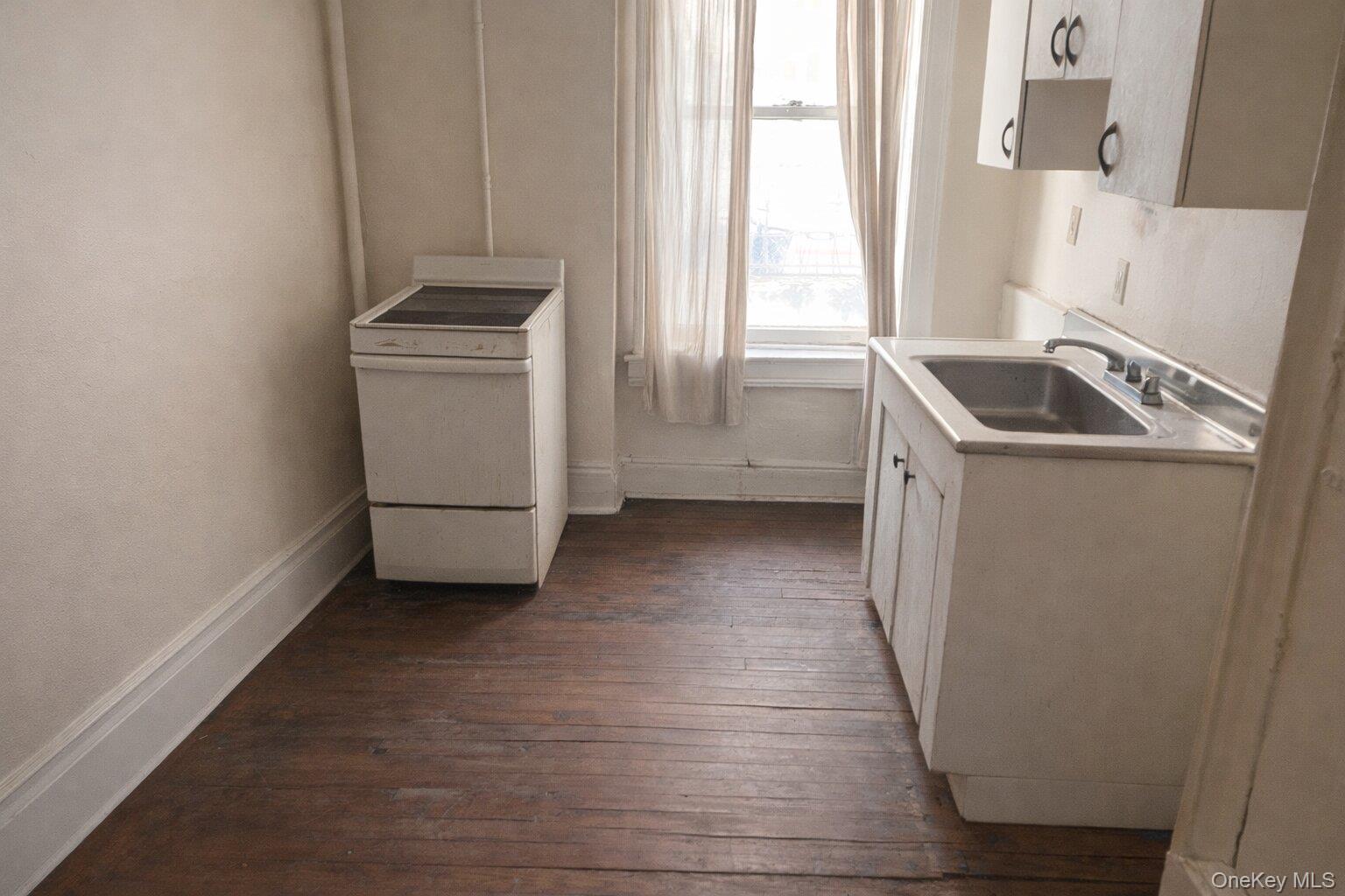 605 41st Street E Property Photo 9