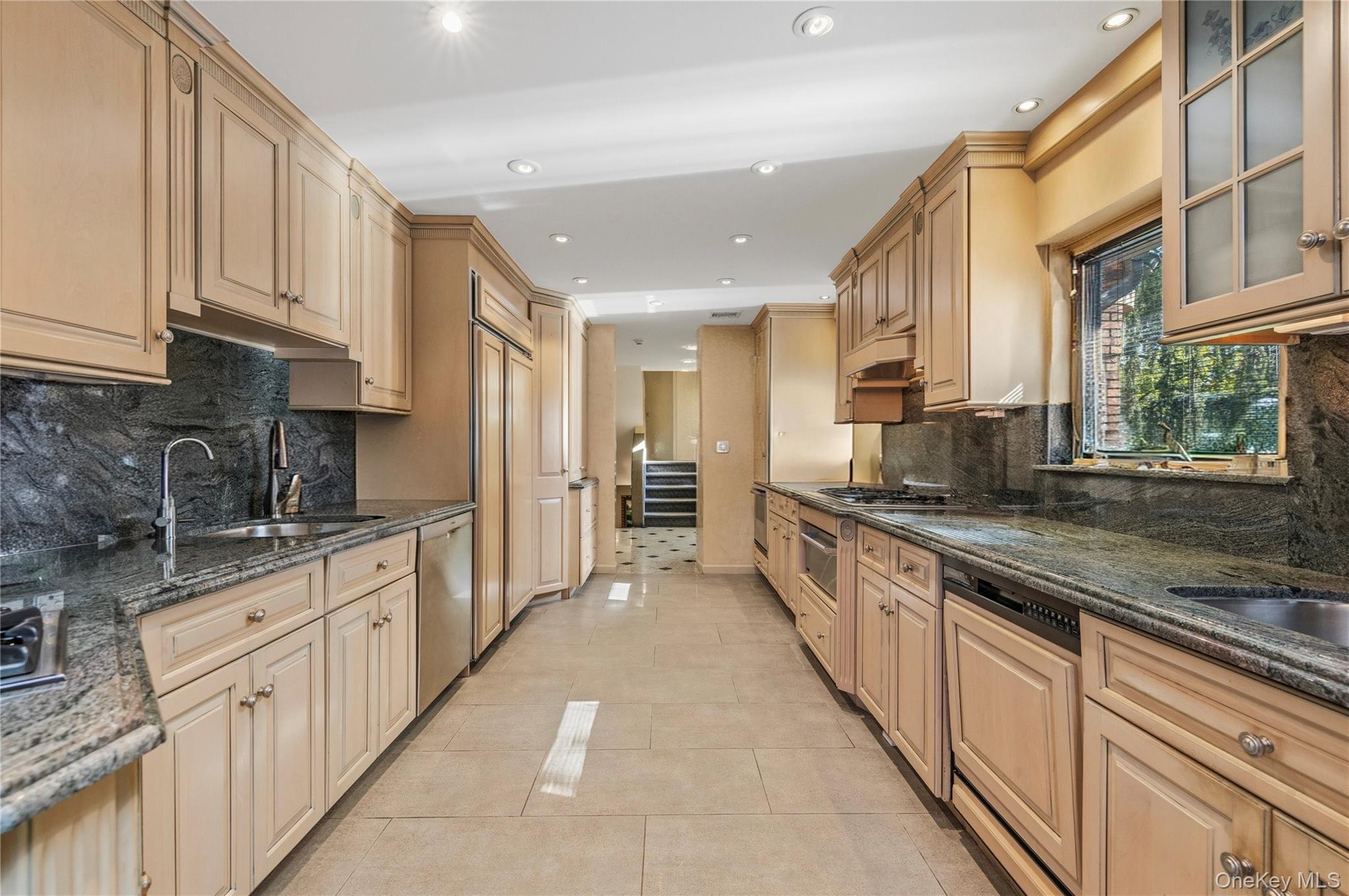 122 Lawrence Avenue Property Photo 11