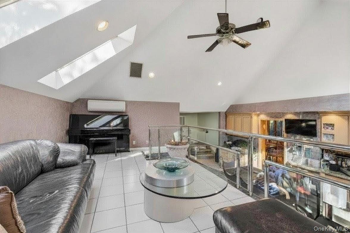 122 Lawrence Avenue Property Photo 14