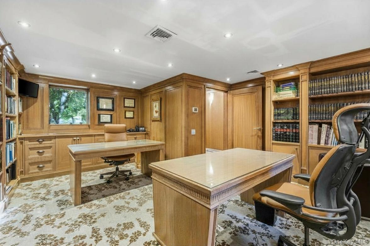 122 Lawrence Avenue Property Photo 16