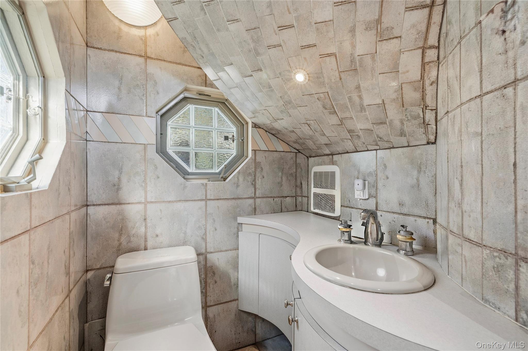 122 Lawrence Avenue Property Photo 18