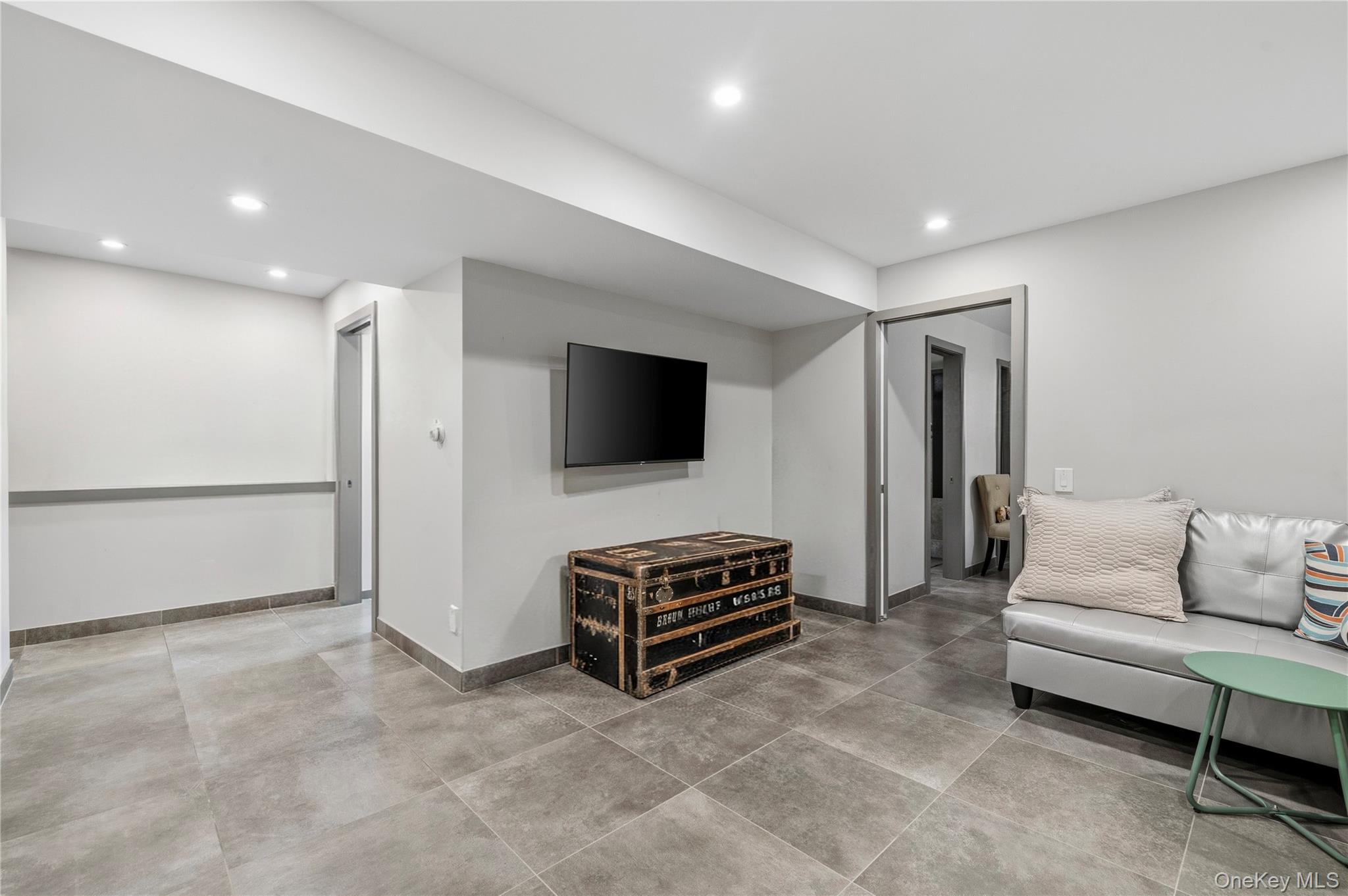 122 Lawrence Avenue Property Photo 35