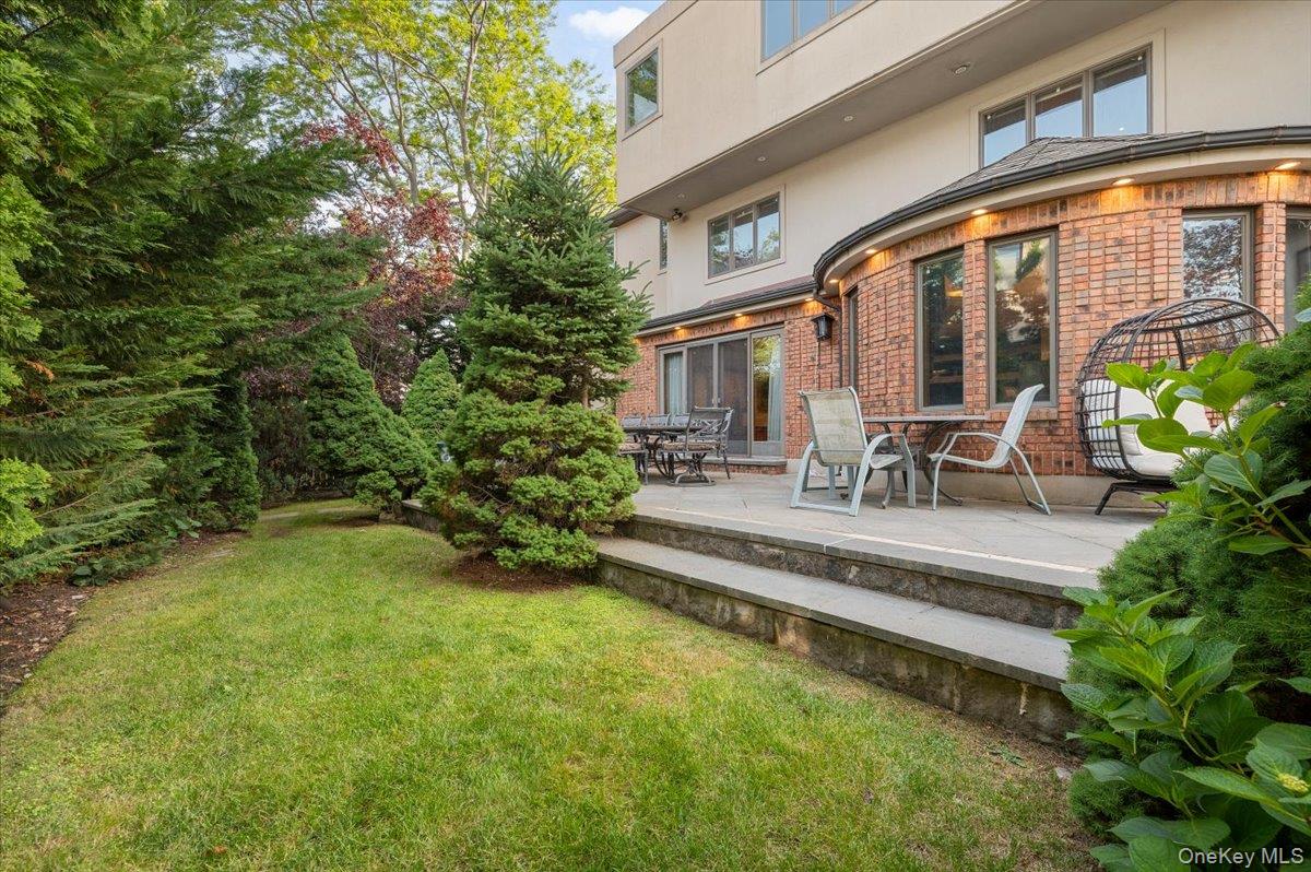 122 Lawrence Avenue Property Photo 42