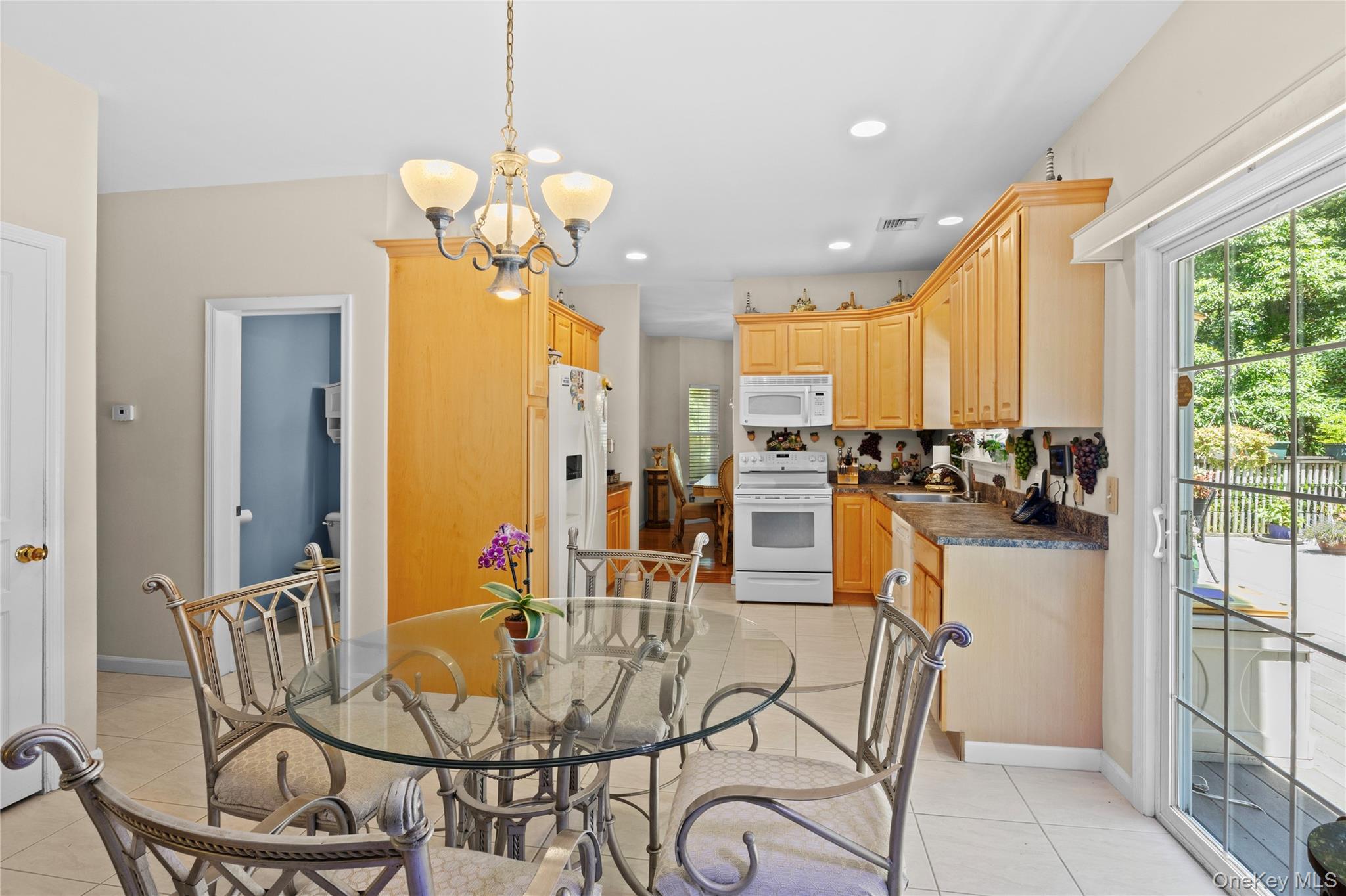 67 Oak Street Property Photo 11