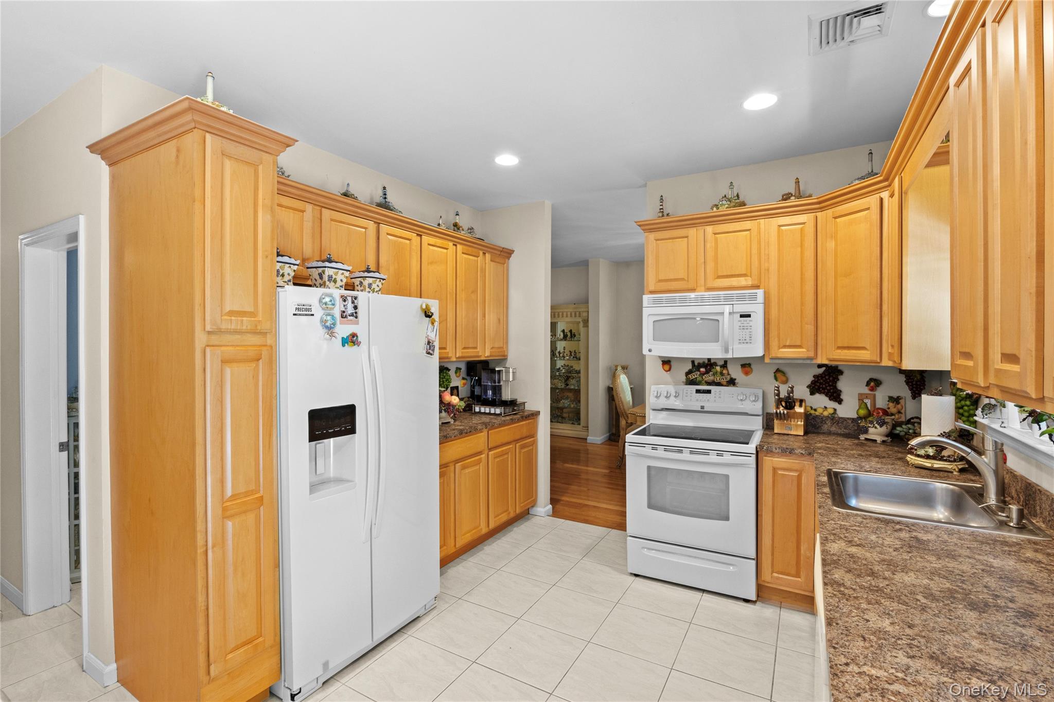 67 Oak Street Property Photo 13