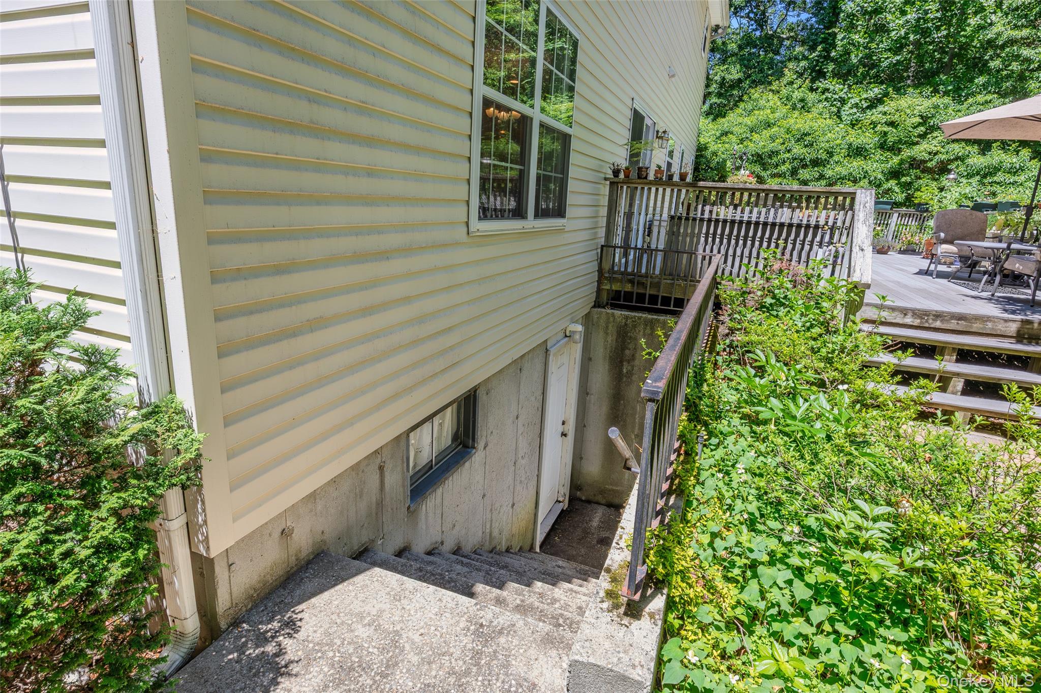67 Oak Street Property Photo 32