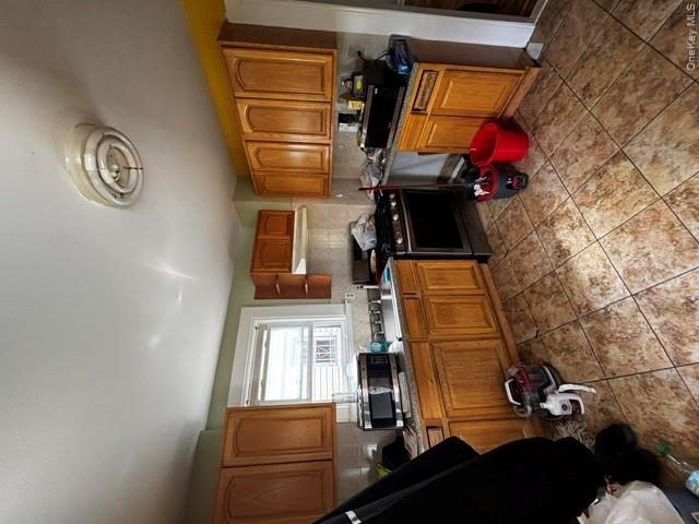 191-40 112th Road Property Photo 5