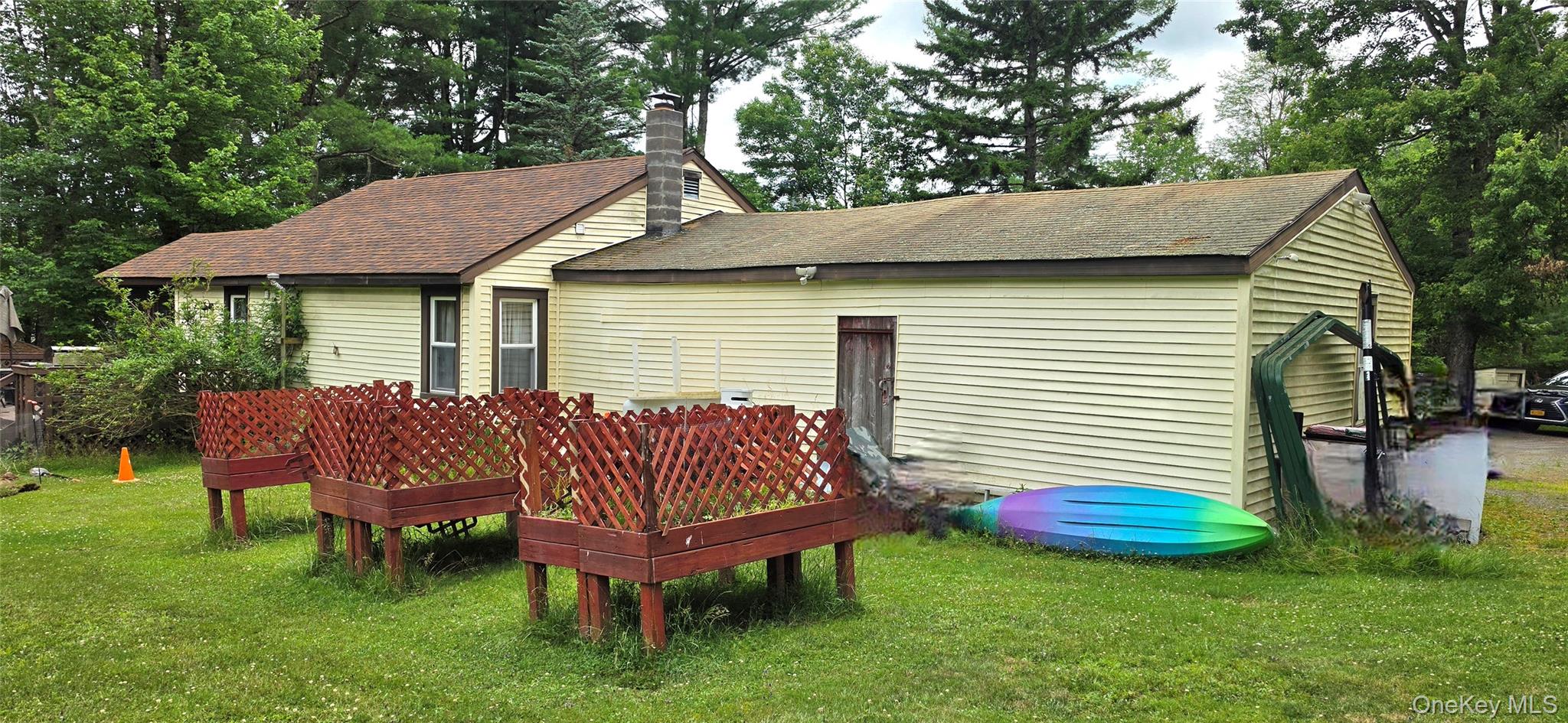 565 Cold Spring Road Property Photo 2