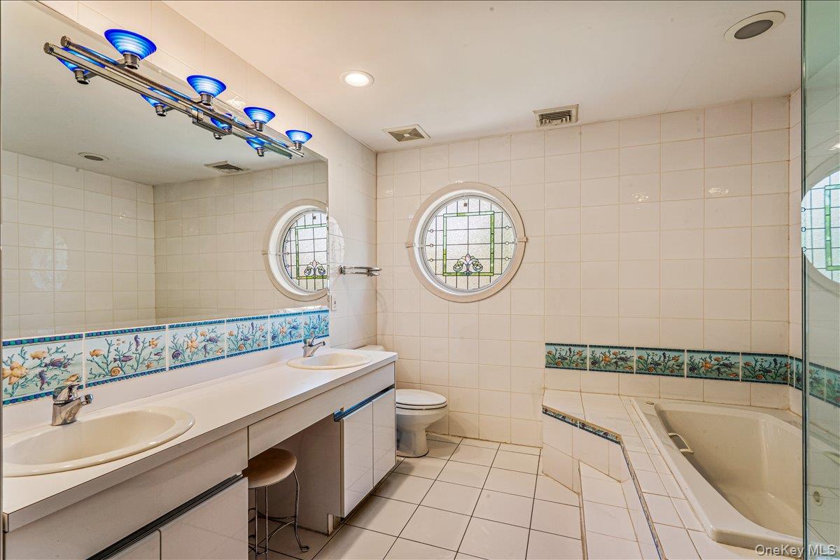 86 Dorchester Drive Property Photo 21