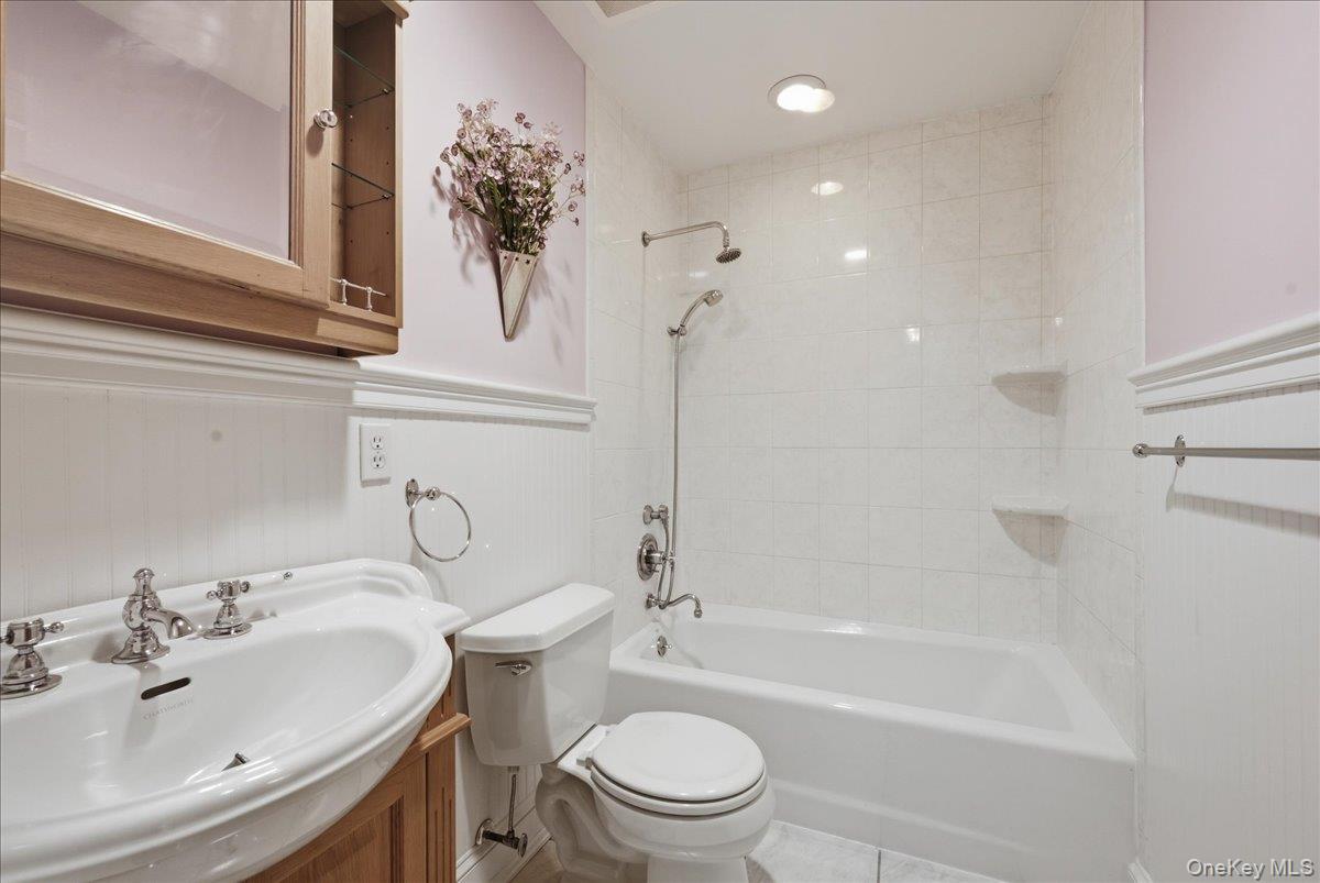 202 Bayport Avenue Property Photo 29