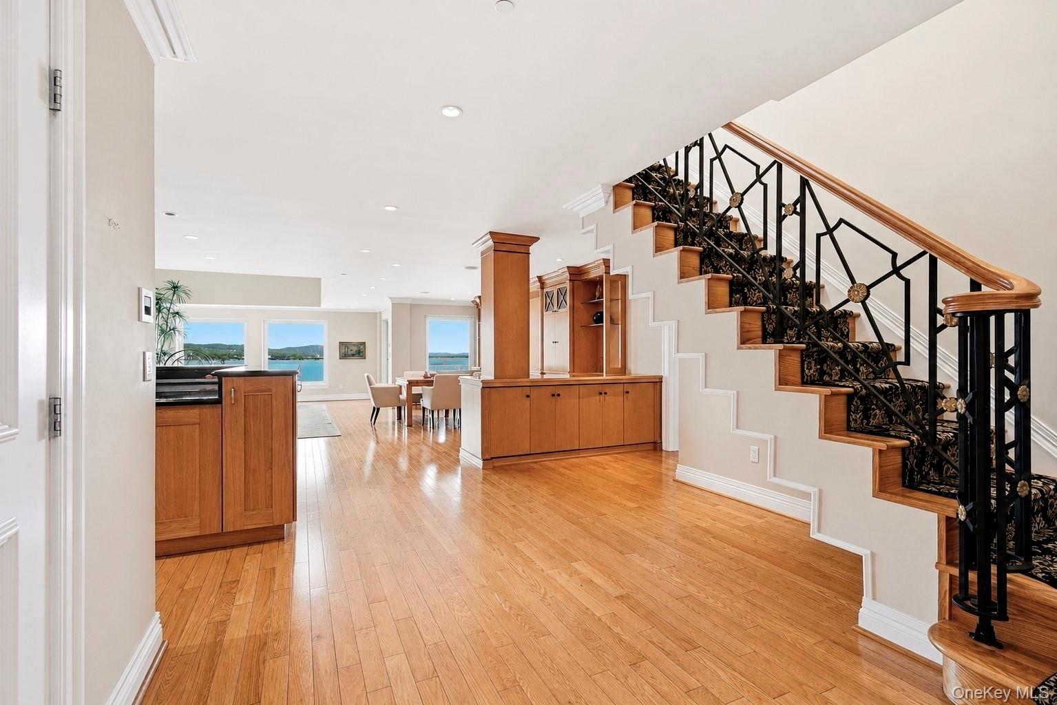 401 Harbor Cove Property Photo 2