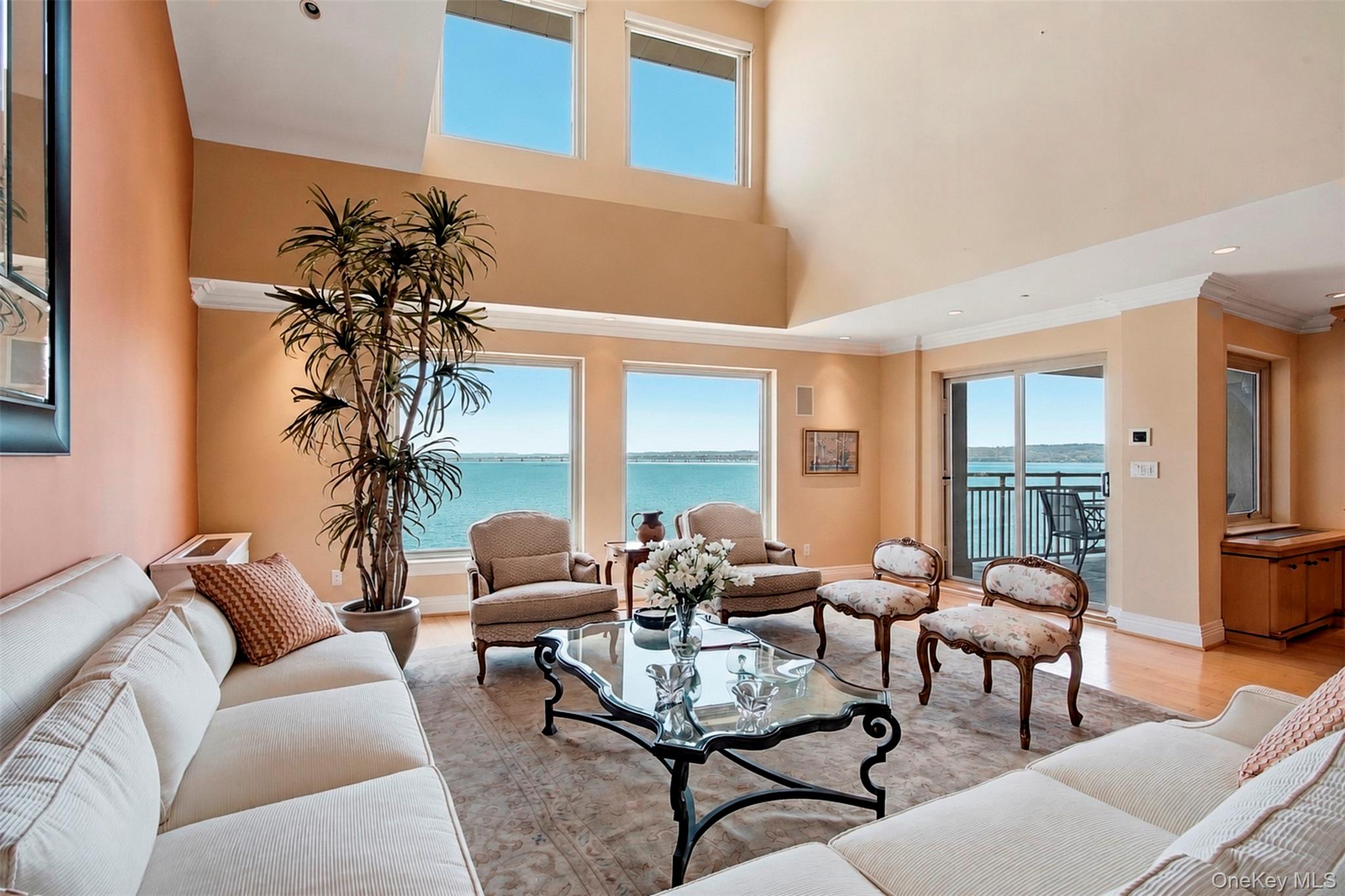 401 Harbor Cove Property Photo 3