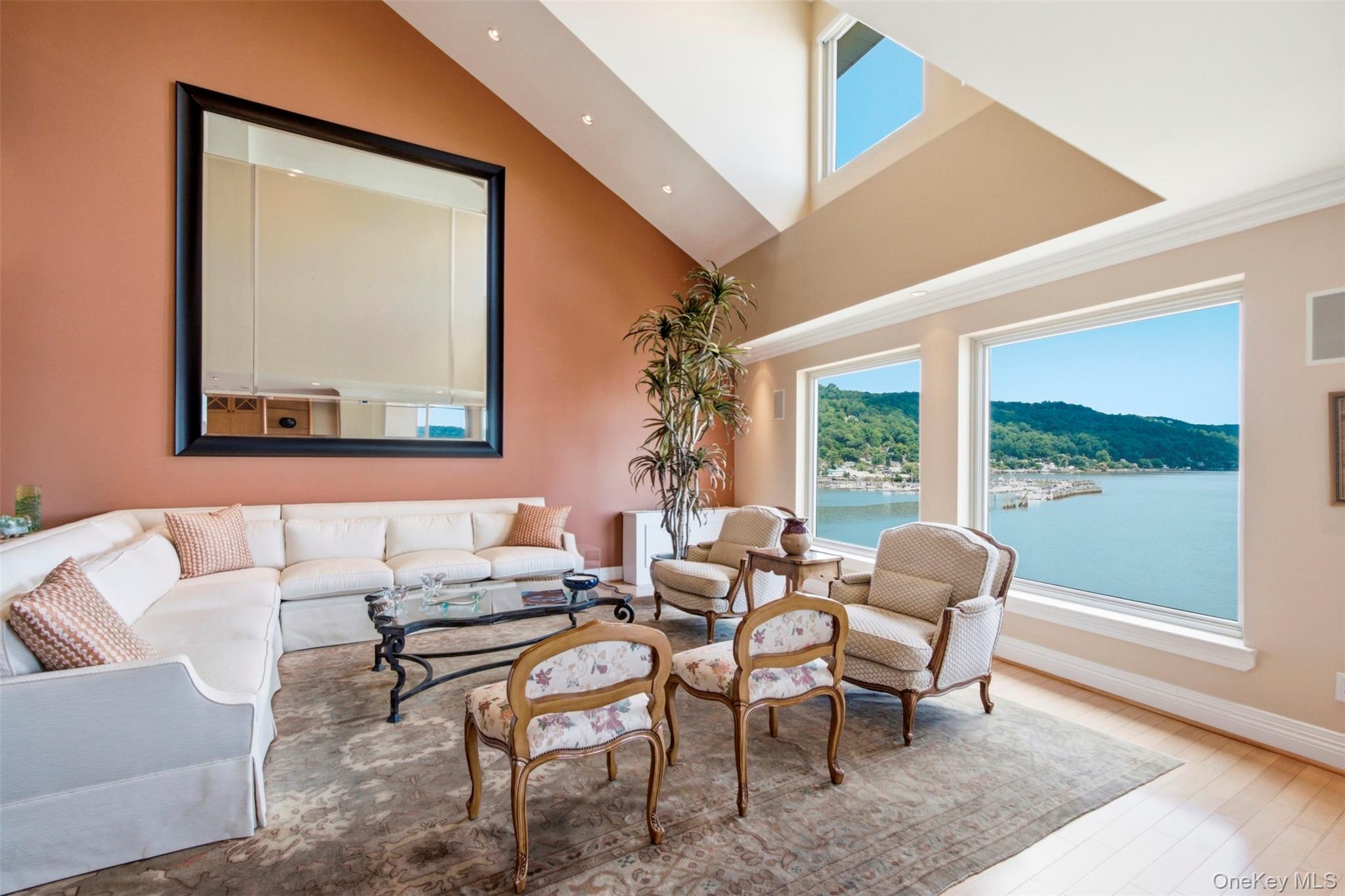 401 Harbor Cove Property Photo 4