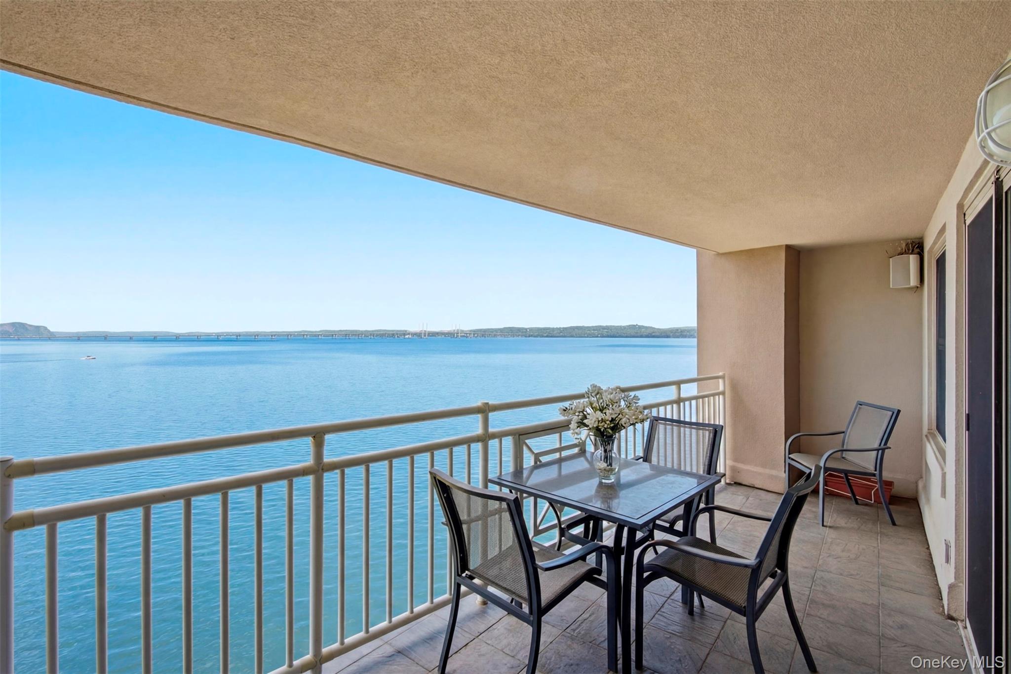 401 Harbor Cove Property Photo 7