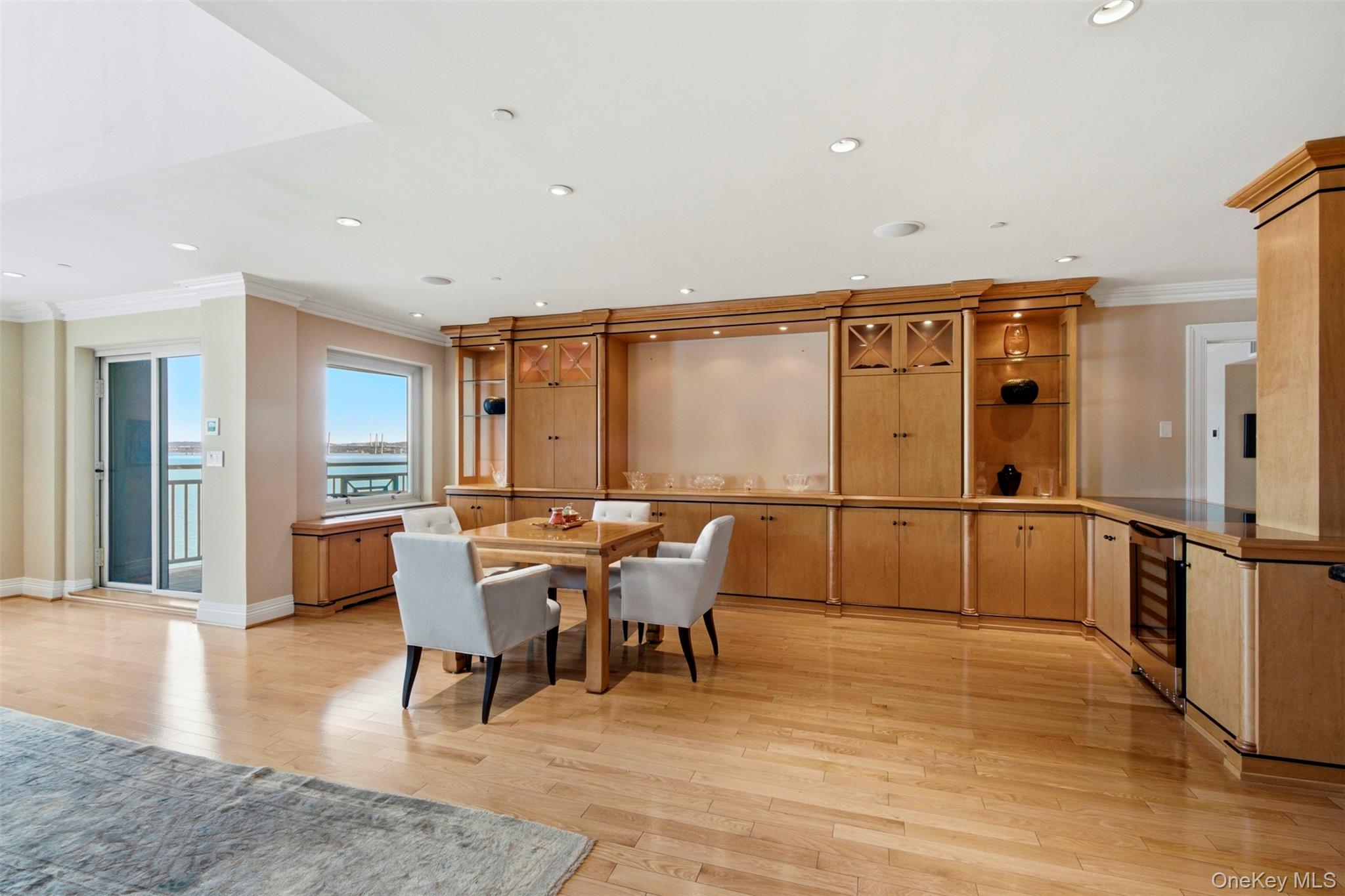 401 Harbor Cove Property Photo 10