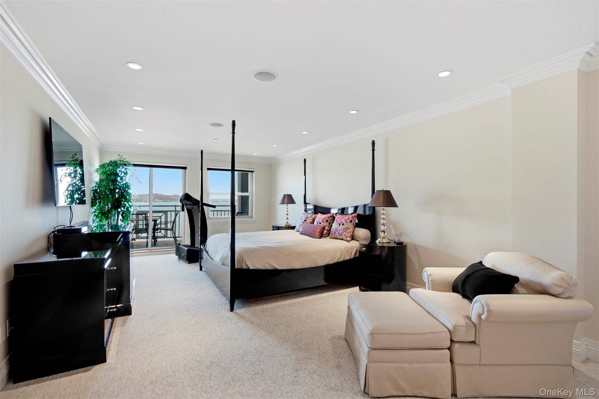 401 Harbor Cove Property Photo 16