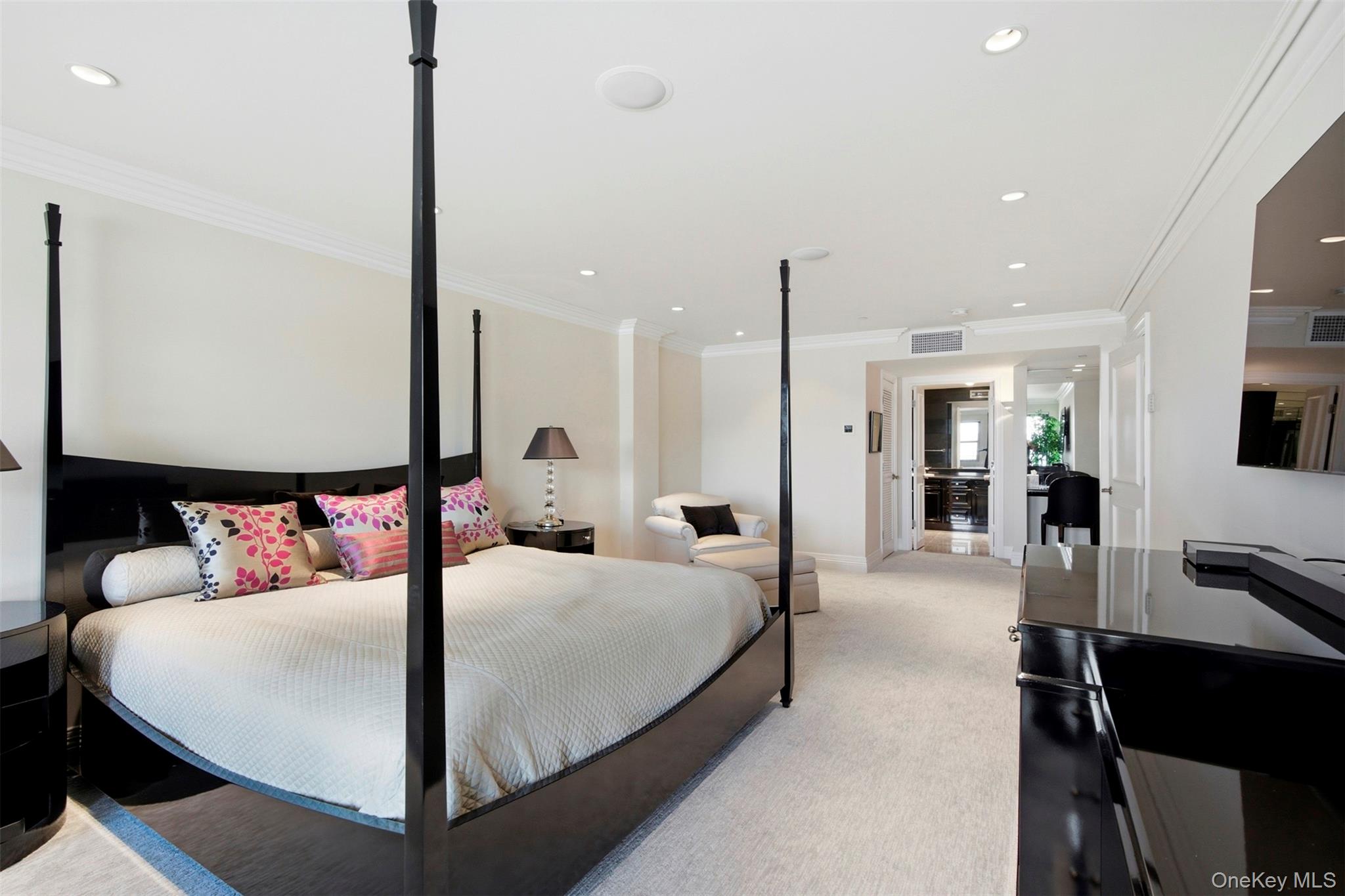 401 Harbor Cove Property Photo 17